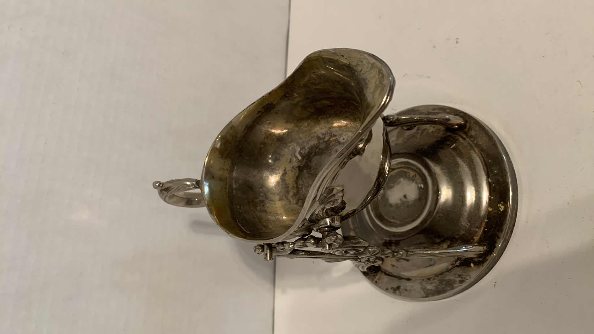 Photo 1 of VINTAGE SHERIDAN SILVER PLATED GRAVY BOAT HANGING ON CANDLE WARMER STAND