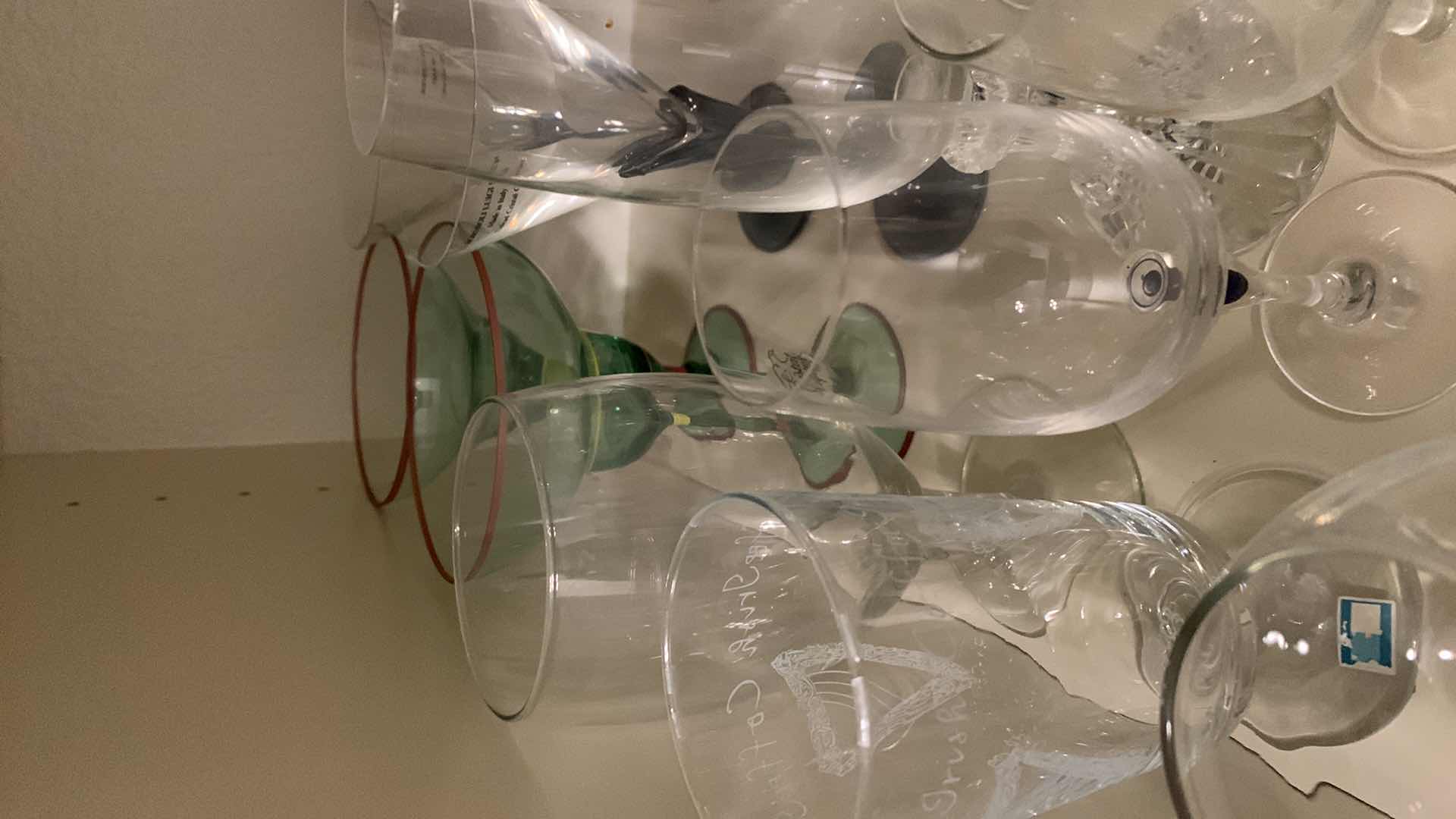 Photo 1 of CONTENTS OF SHELF GLASSWARE