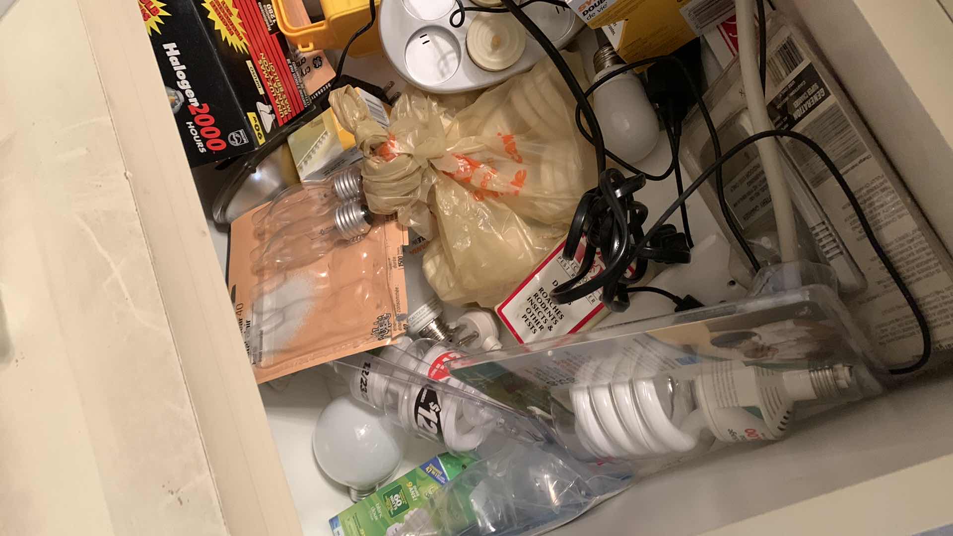 Photo 1 of CONTENTS OF DRAWER