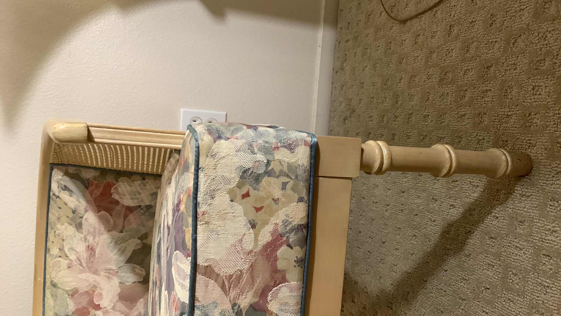 Photo 1 of CHAIR