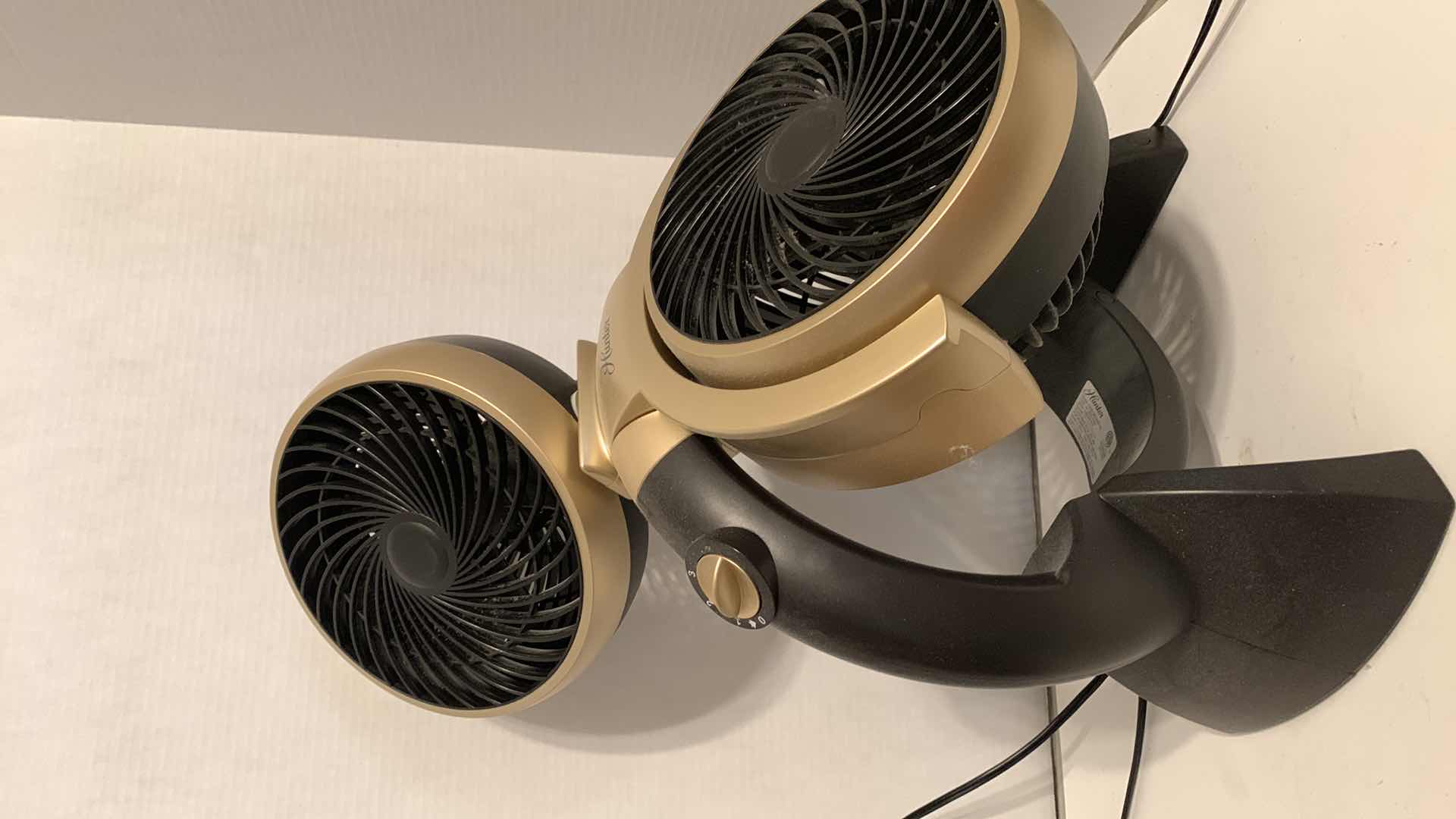 Photo 1 of HUNTER BI-LEVEL FAN 27” TALL