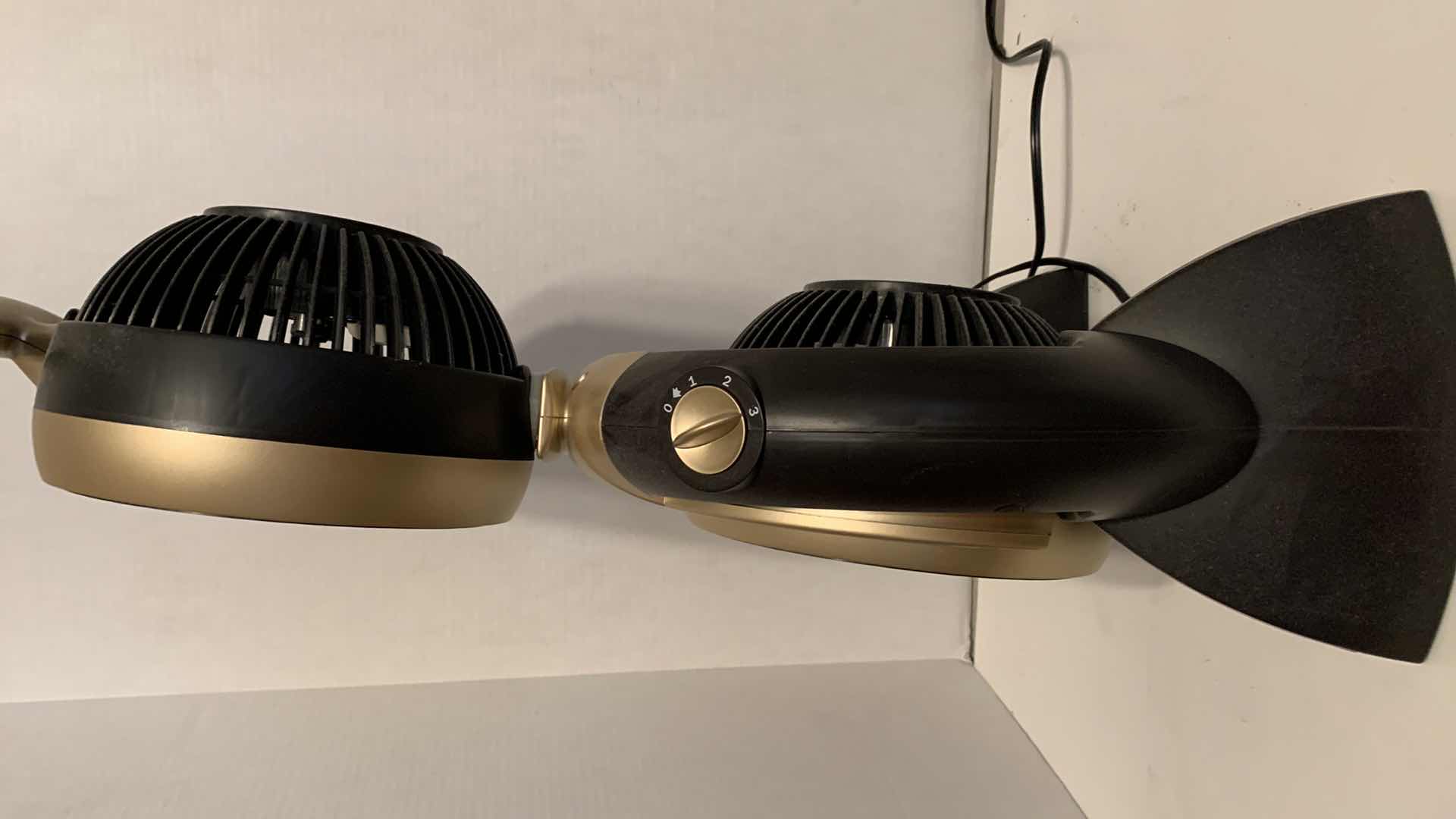 Photo 1 of HUNTER BI-LEVEL FAN 27” TALL