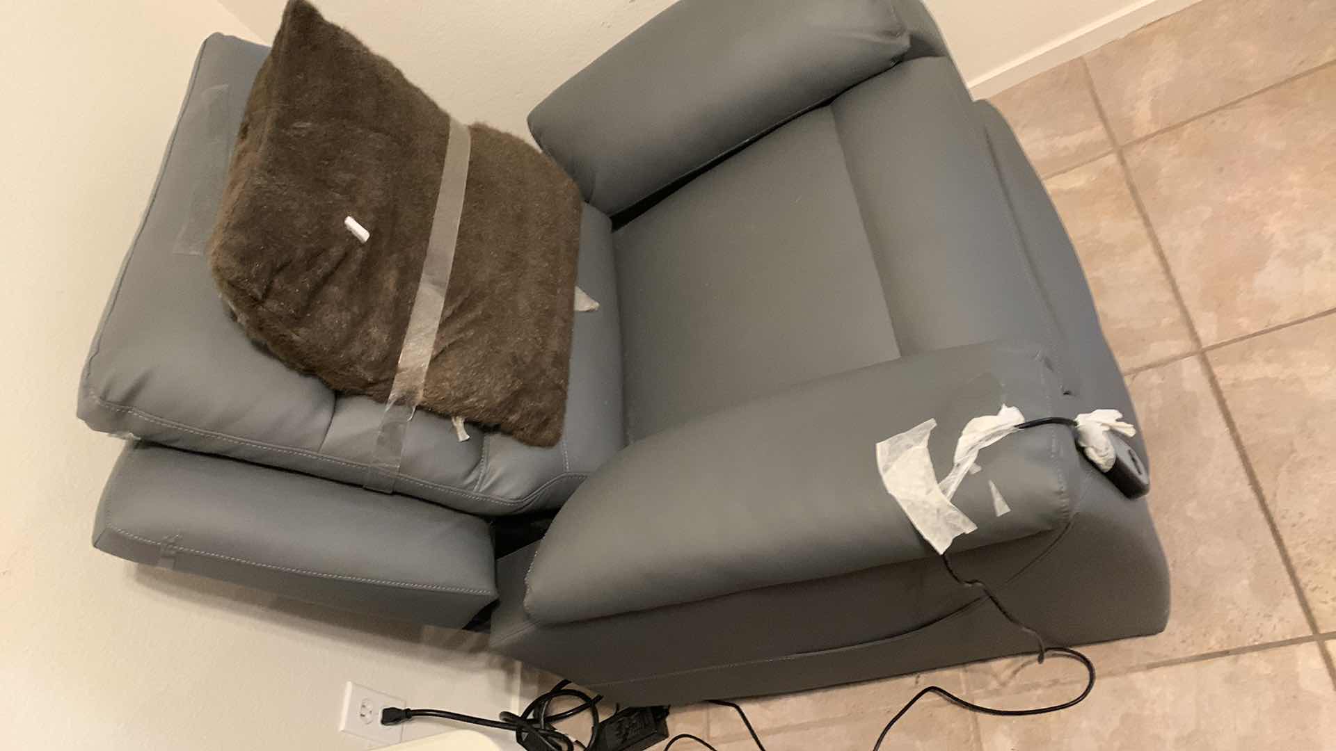 Photo 1 of RECLINER