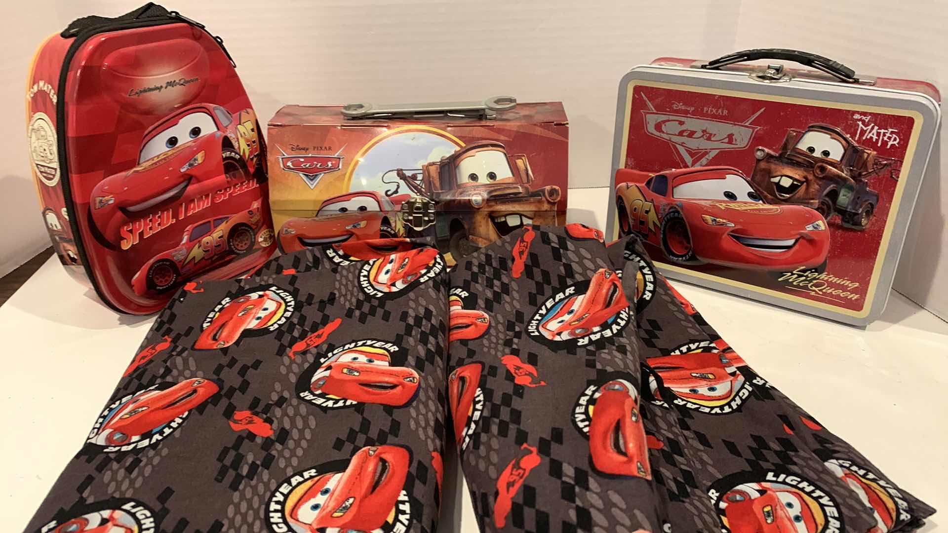 Photo 1 of DISNEY CARS LUNCH BOXES AND PILLOWS CASES