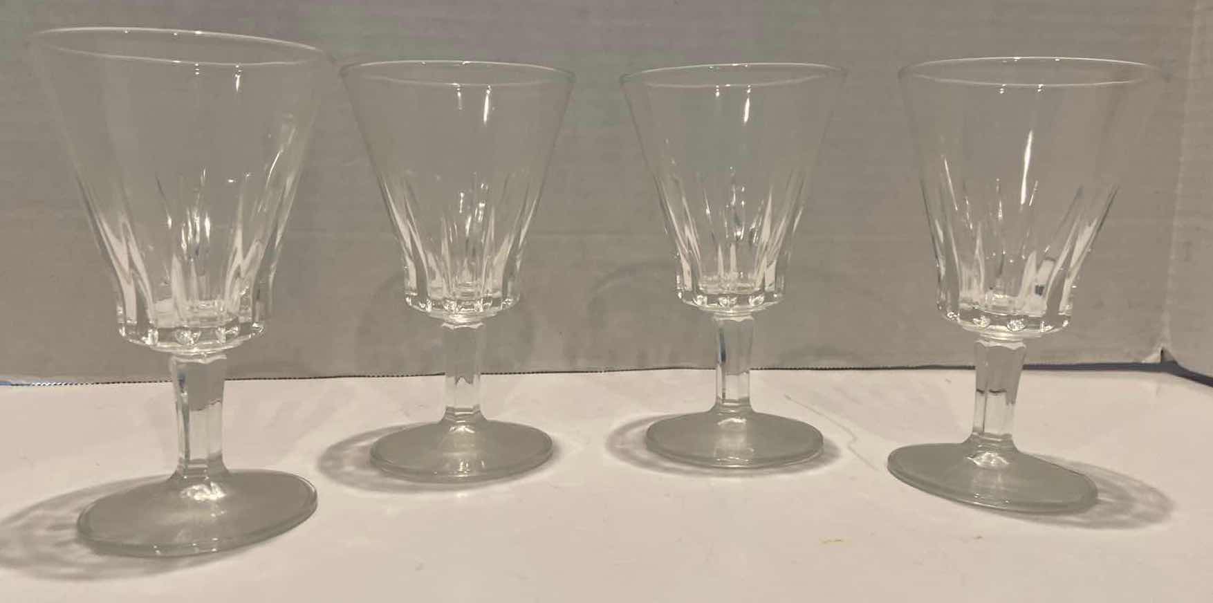 Photo 1 of GLASSWARE SET 