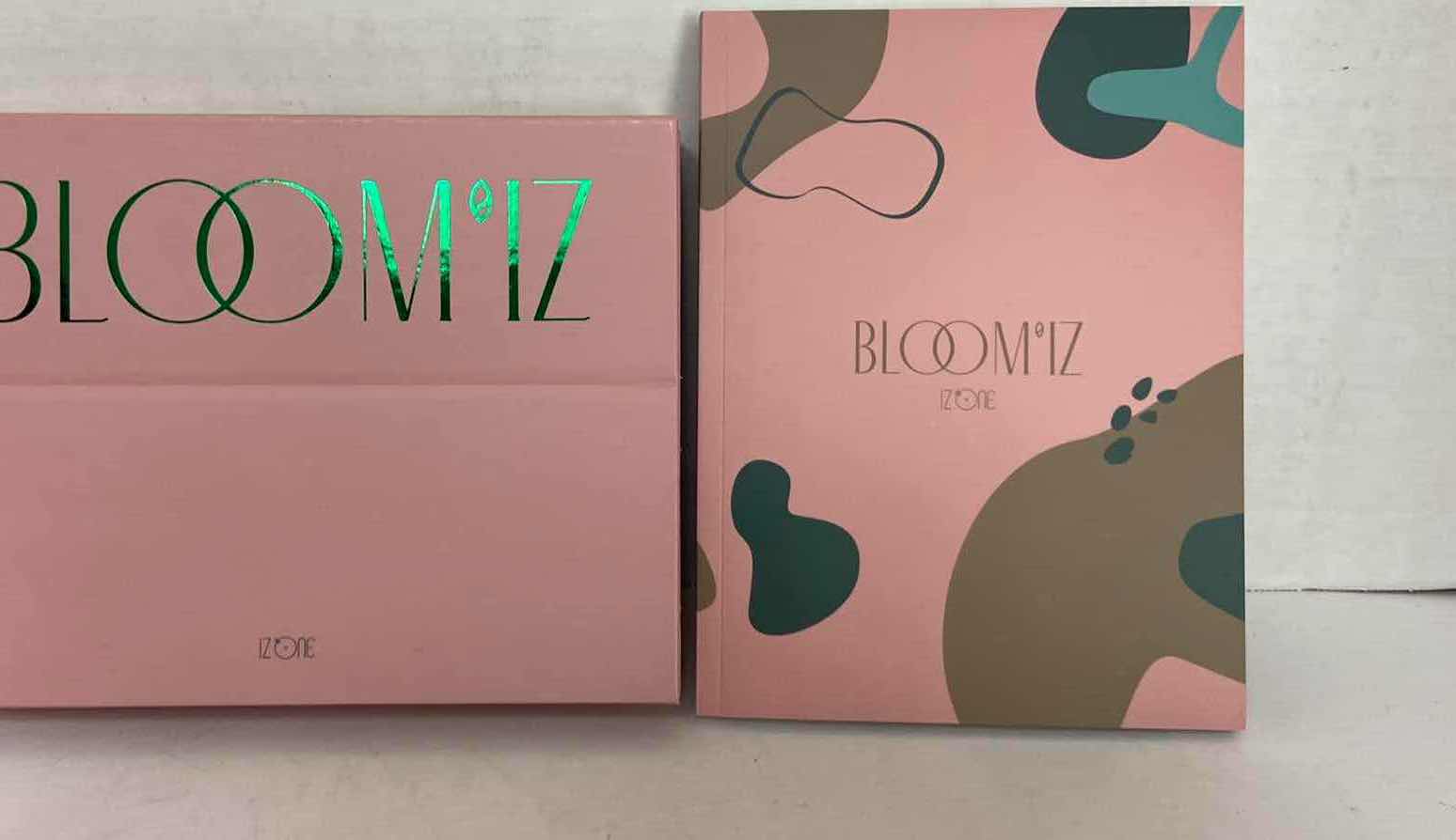 Photo 3 of BLOOM IZ ISONE K POP ALBUM