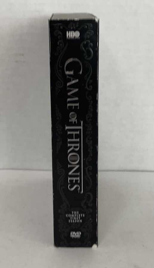 Photo 3 of GAME OF THRONES THE COMPLETE FIRST SEASON