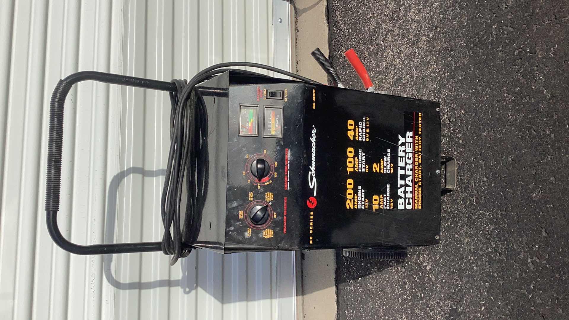 Photo 1 of SCHUMACHER SE-4022 SERIES BATTERY CHARGER