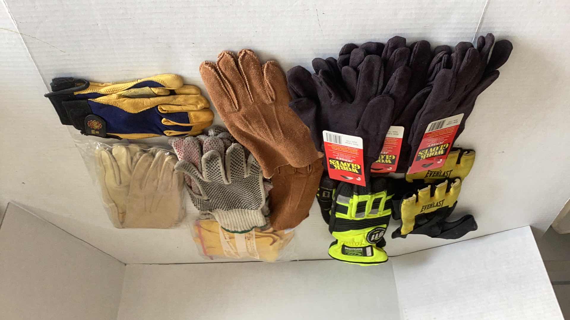 Photo 2 of BOX OF VARIOUS LARGE MENS WORK GLOVES