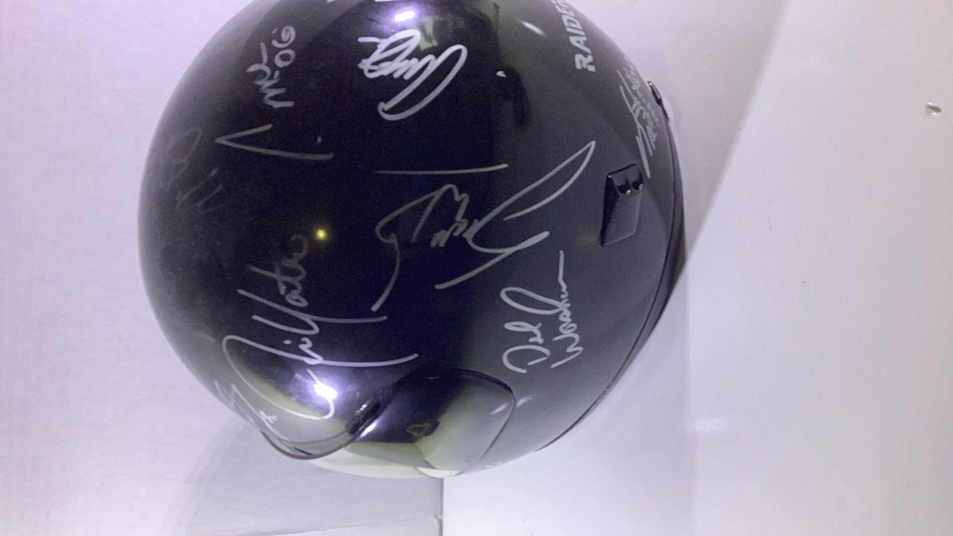 Photo 4 of AUTOGRAPHED MOTORCYCLE HELMET