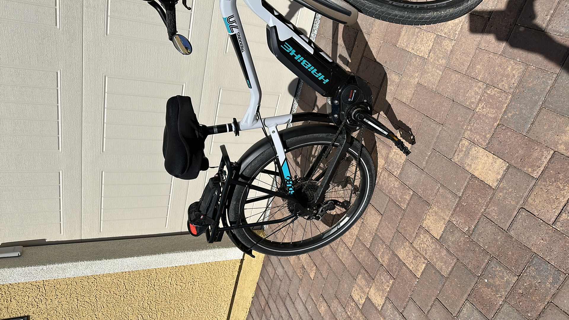 Photo 9 of HAIBIKE TREKKING 7 ELECTRIC BIKE WITH BOSCH CHARGER-EXCELLENT CONDITION