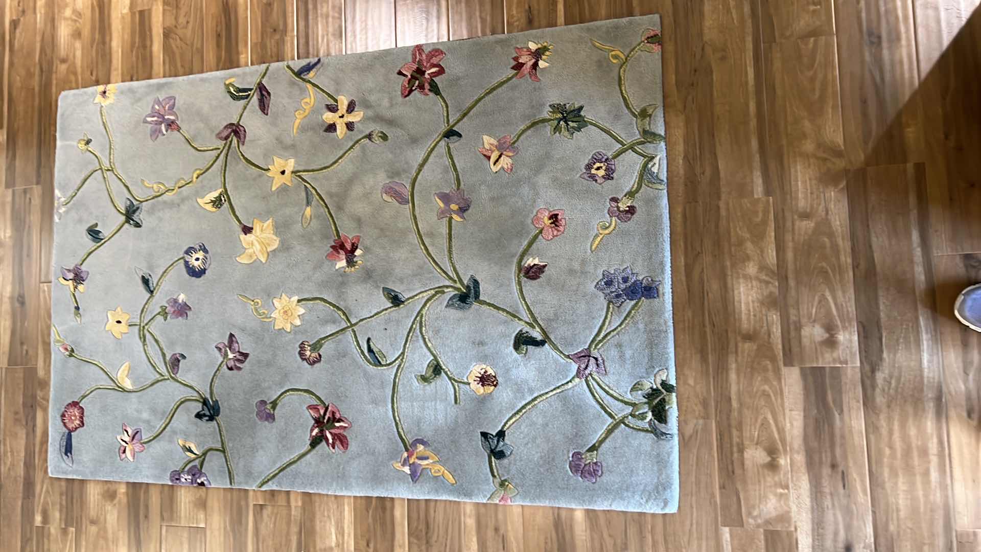 Photo 3 of JULIAN COLLECTION GREY FLORAL RUG 3’5” x 5’6”