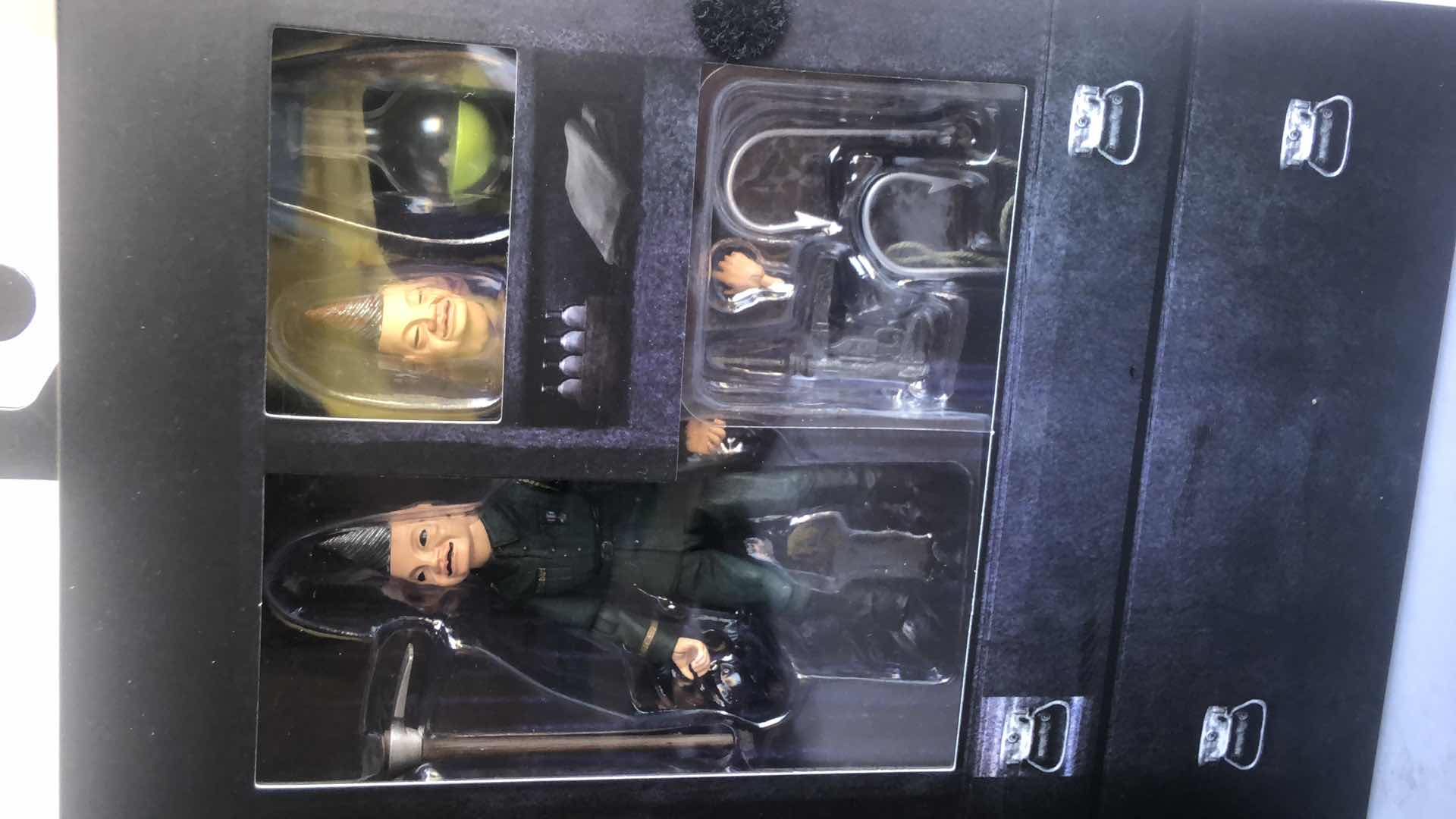 Photo 4 of PUPPET MASTER ULTIMATE TUNNELER AND PINHEAD FIGURINES