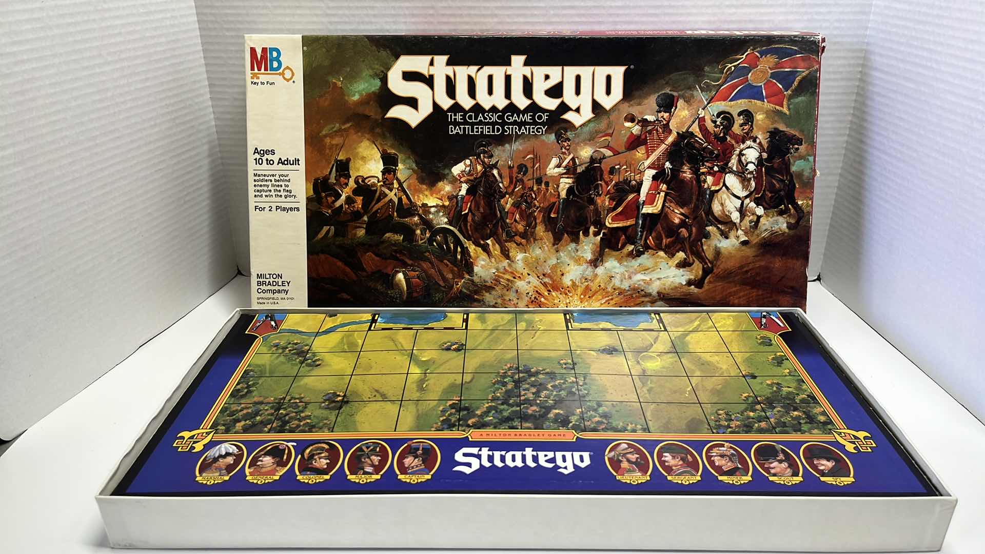 Photo 2 of VINTAGE MILTON BRADLEY STRATEGO, THE CLASSIC GAME OF BATTLEFIELD STRATEGY (1986)
