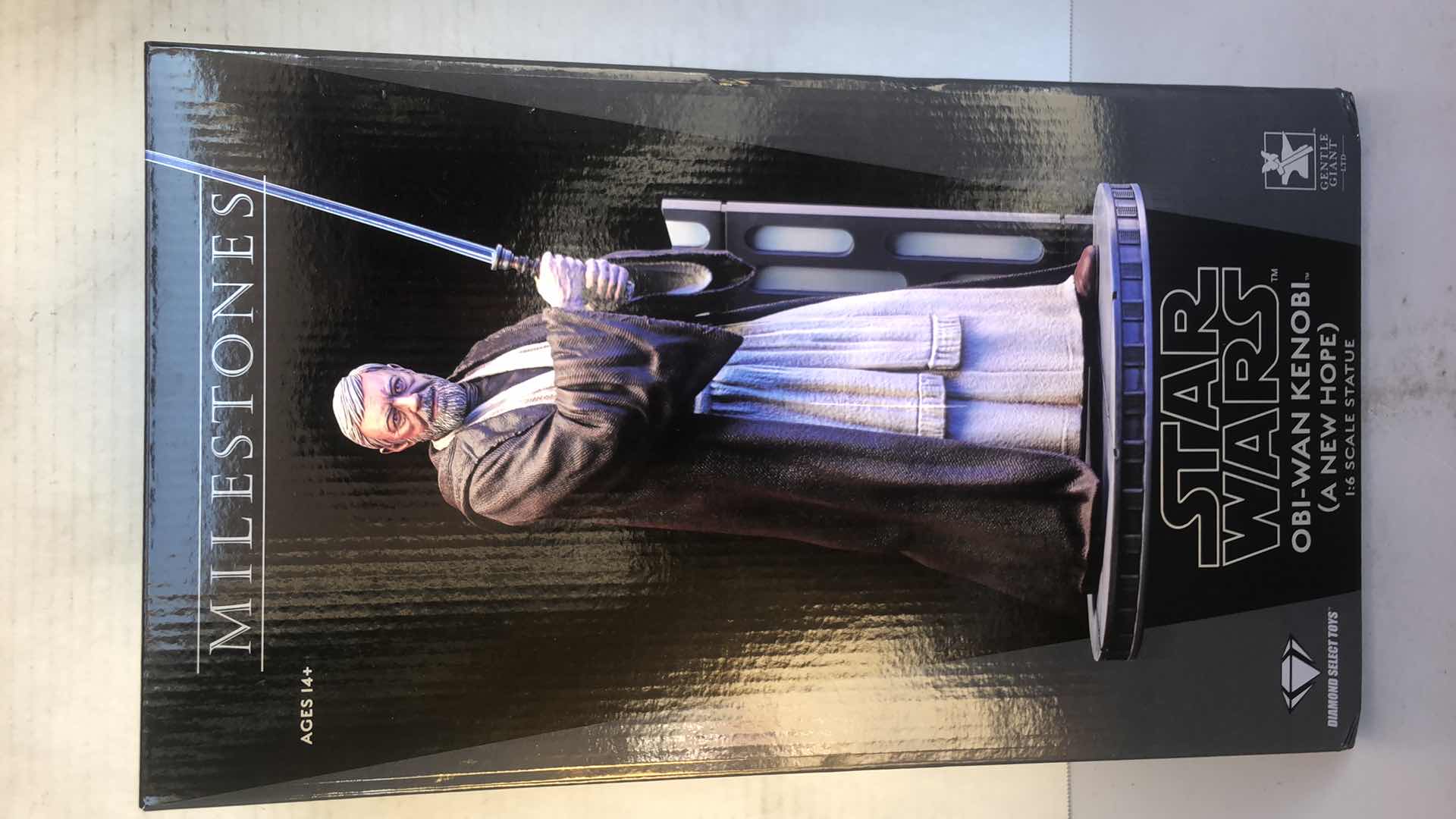 Photo 1 of $250 NIB STAR WARS OBI WAN KENOBI A NEW HOPE 1:6 SCALE HAND CAST AND PAINTED STATUE