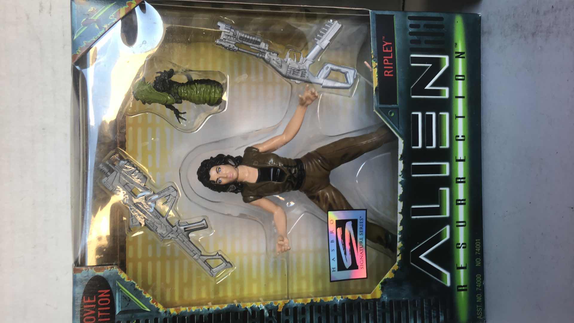 Photo 2 of NIB ALIENS MOVIE ACTION FIGURES RIPLEY AND NEWBORN ALIEN