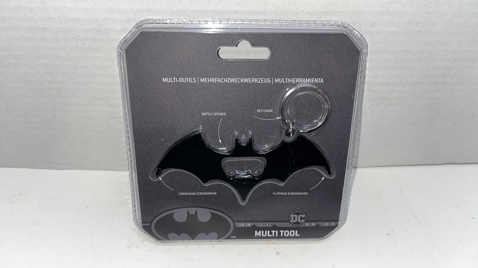 Photo 4 of NIP KISS KAN KOOLERS (2) & DC BATMAN MULTI TOOL KEYCHAIN (1)