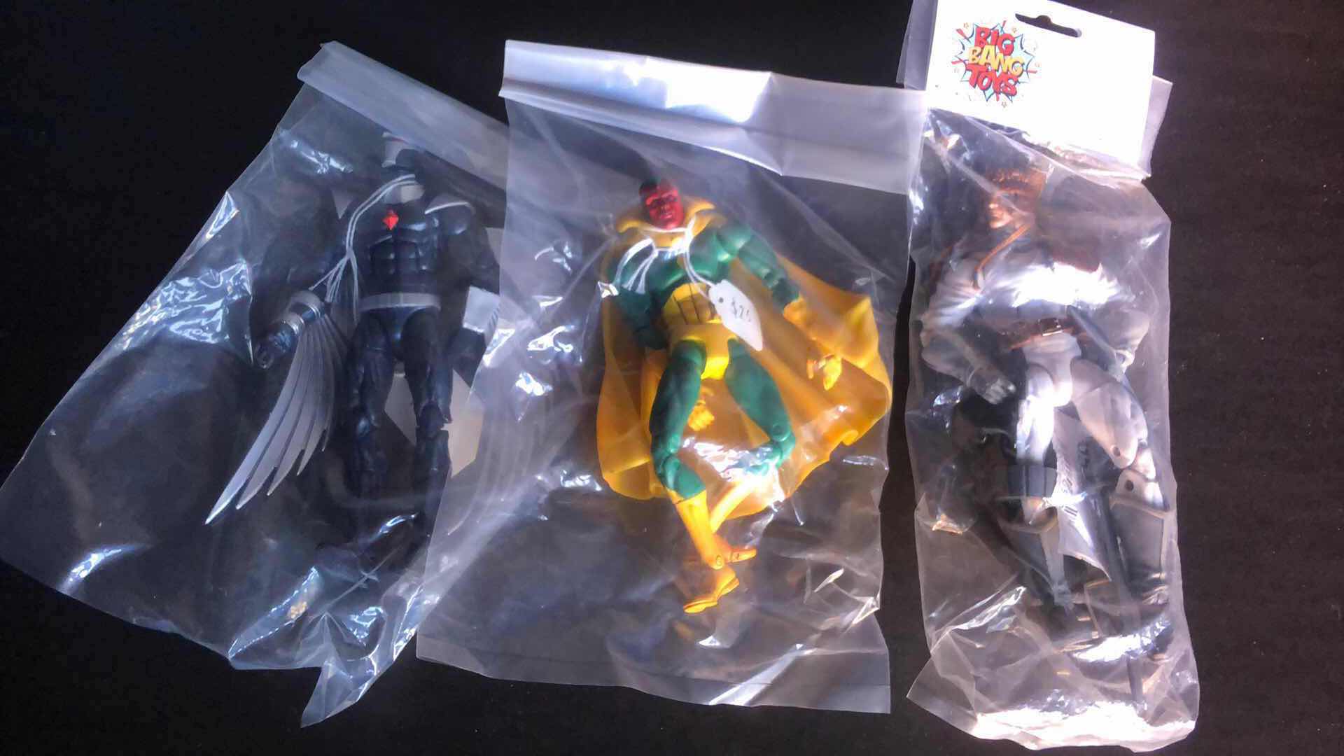 Photo 1 of ASSORTMENT OF UNBOXED ACTION FIGURES (3)