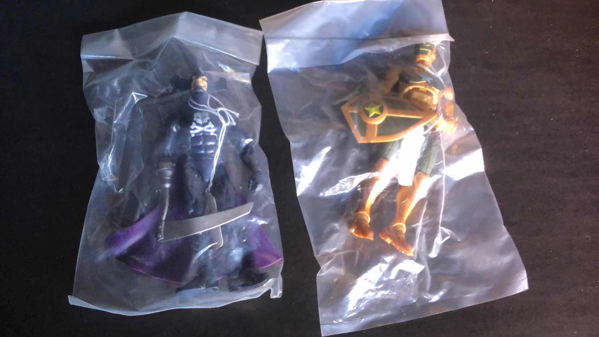 Photo 1 of ASSORTMENT OF UNBOXED ACTION FIGURES (2)