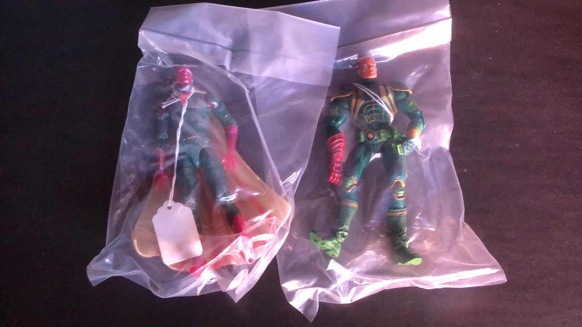 Photo 1 of ASSORTMENT OF UNBOXED ACTION FIGURES (2)