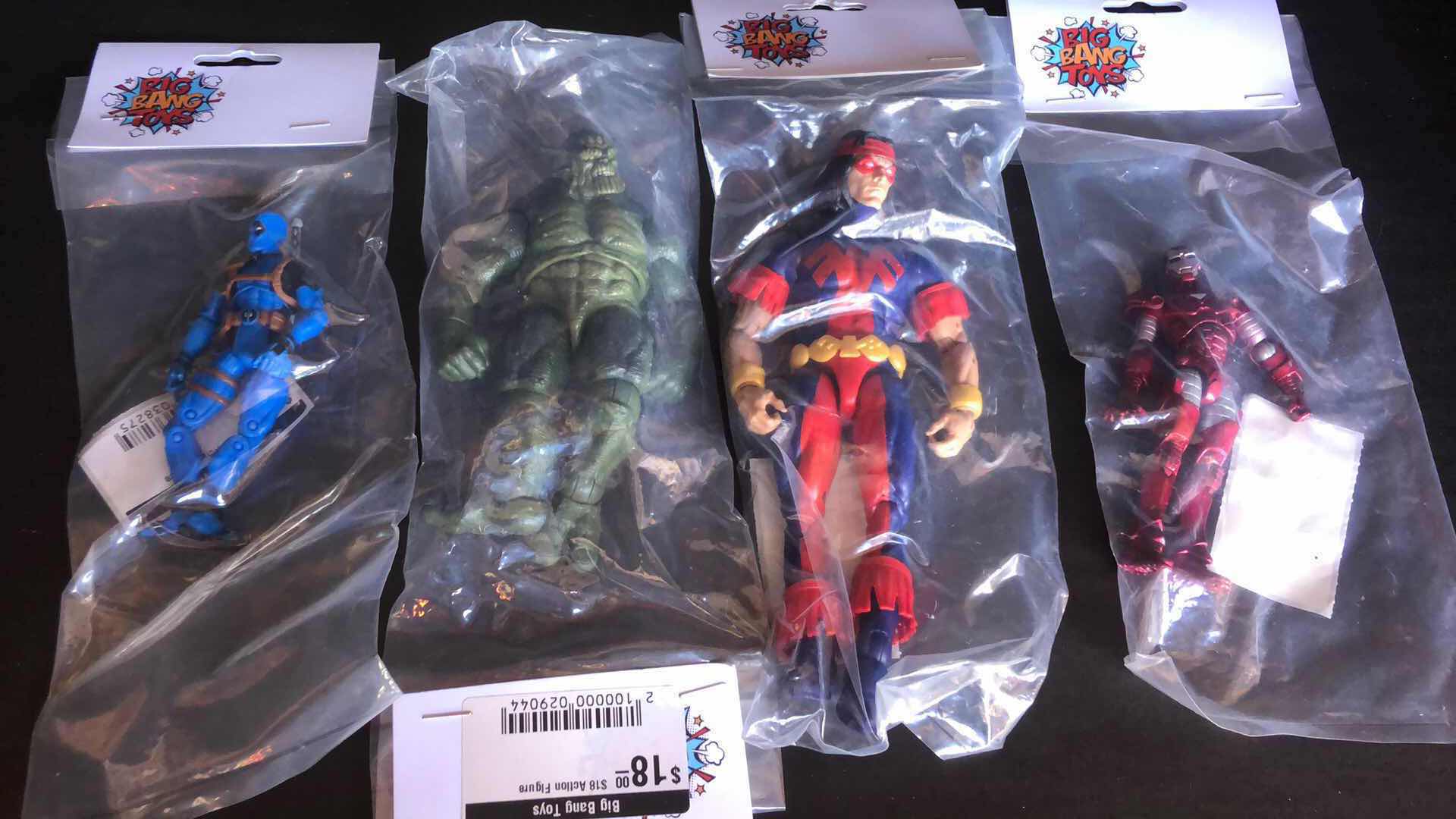 Photo 1 of ASSORTMENT OF UNBOXED SUPER HERO ACTION FIGURES (4)