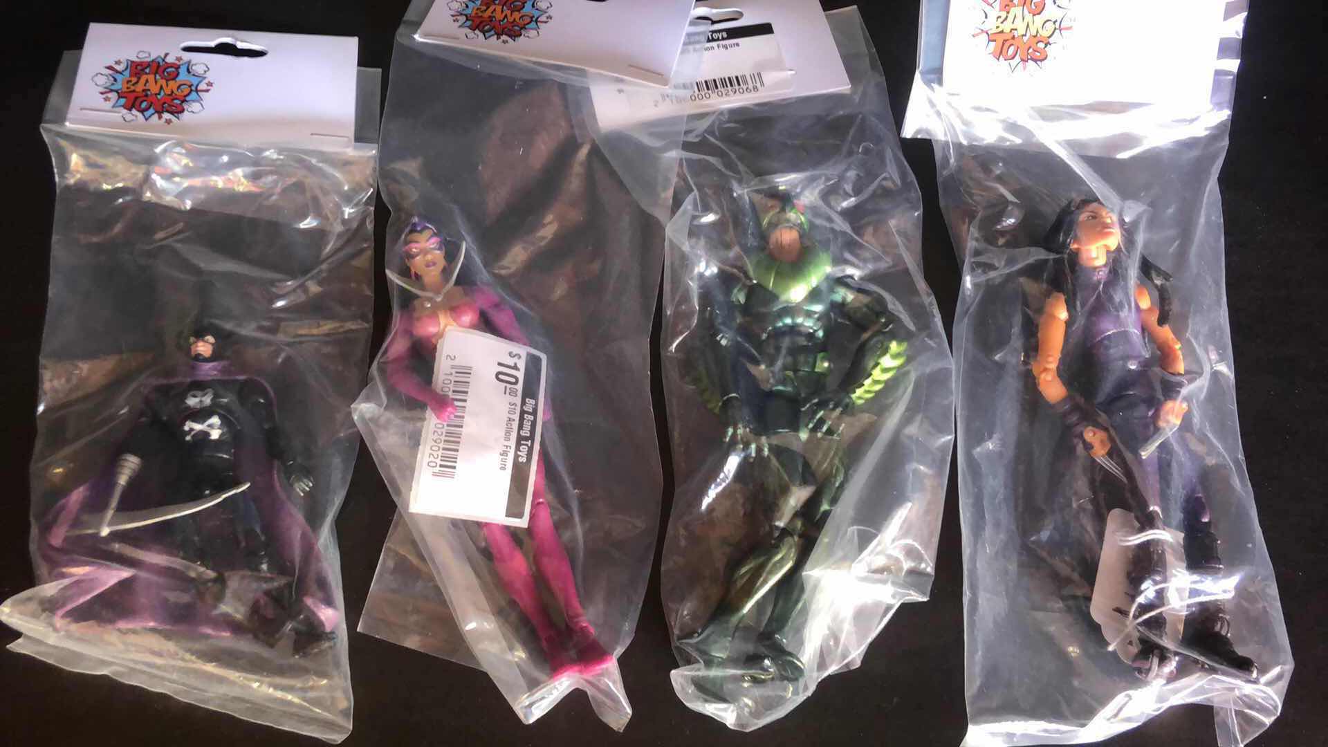 Photo 1 of ASSORTMENT OF UNBOXED SUPER HERO ACTION FIGURES (4)