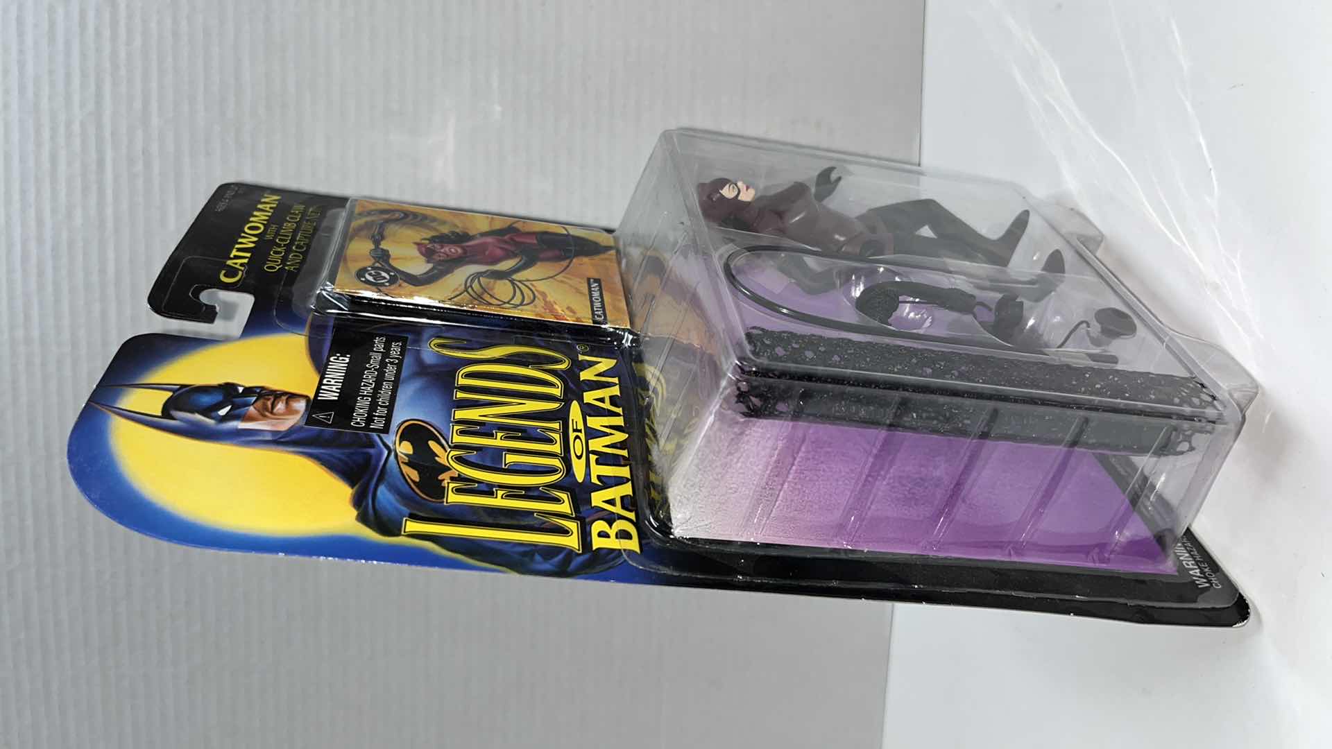 Photo 3 of NIP KENNER LEGENDS OF BATMAN ACTION FIGURE & ACCESSORIES, CATWOMAN W QUICK CLIMB CLAW/CAPTURE NET & COLLECTORS CARD (1)