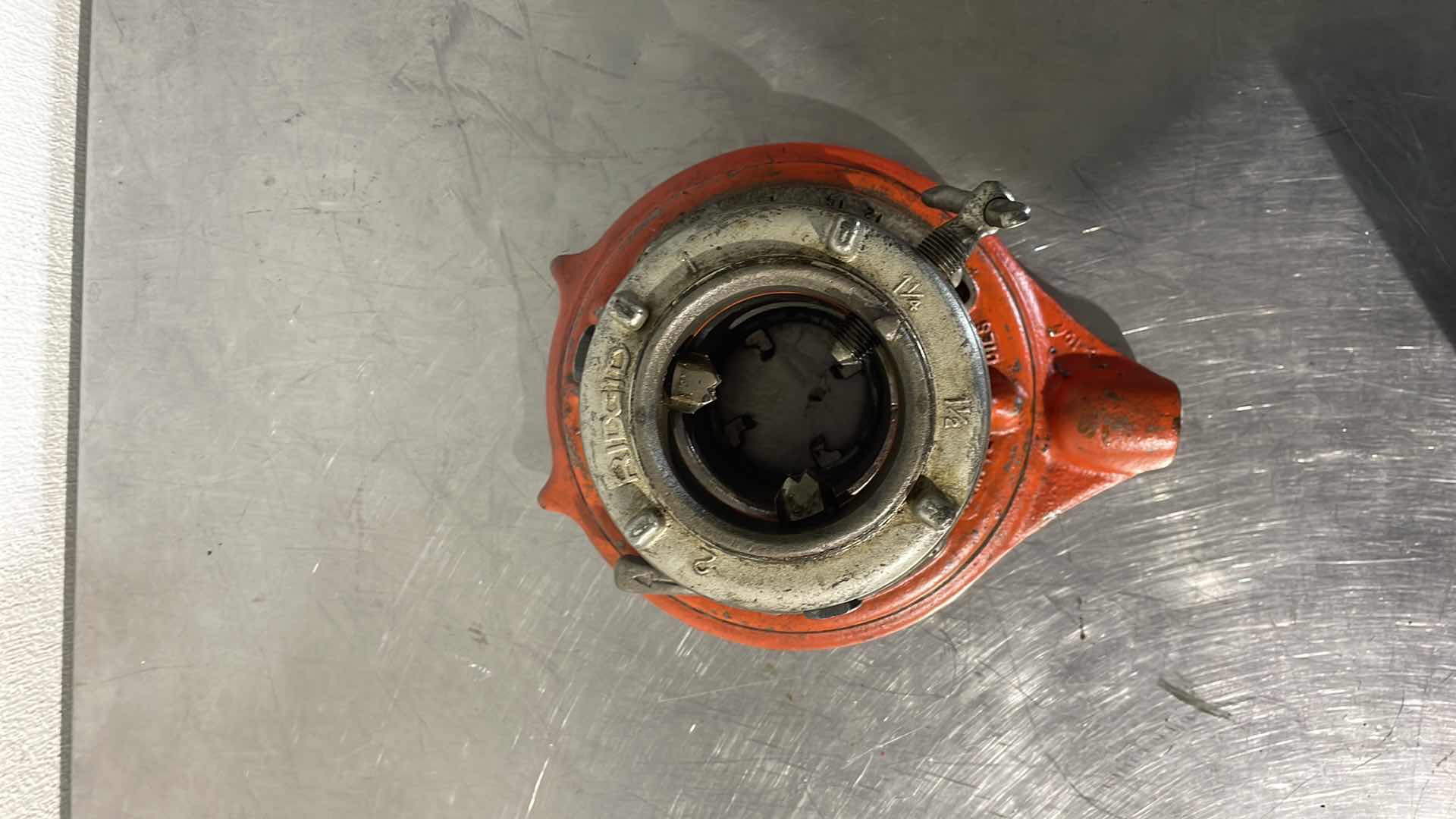 Photo 2 of RIDGID 65-R PIPE THREADER DIE HEAD FOR 1" TO 2" SIZE C 148-1
