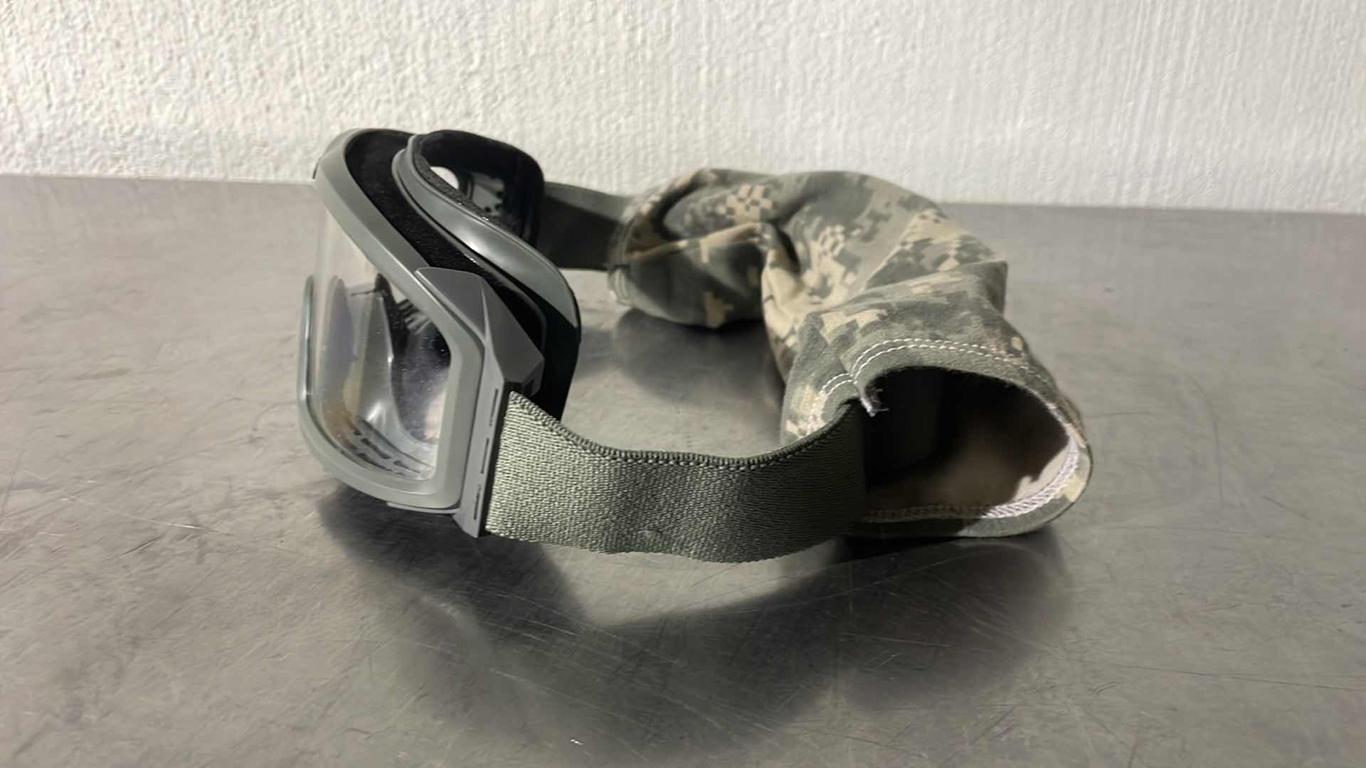 Photo 2 of ESS MILITARY GOGGLES CLEAR LENS