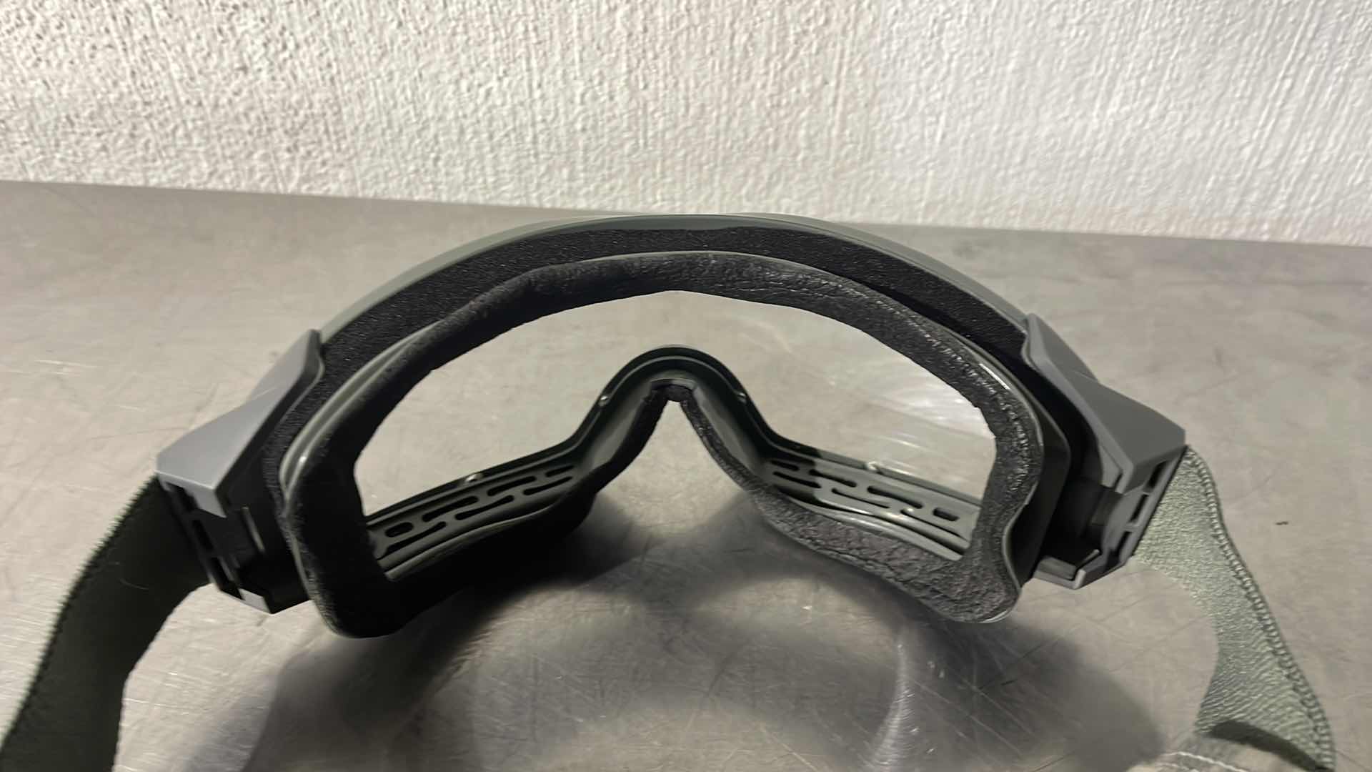 Photo 4 of ESS MILITARY GOGGLES CLEAR LENS