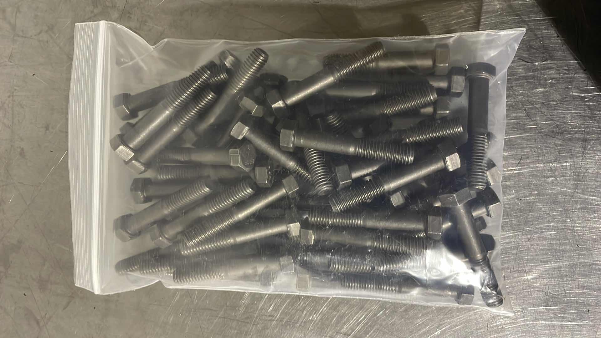 Photo 2 of 3/8”-16 X 2-1/4”
HEX BOLTS
50pcs