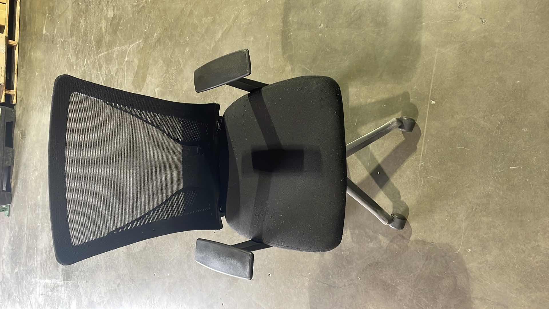 Photo 1 of OFFICE CHAIR