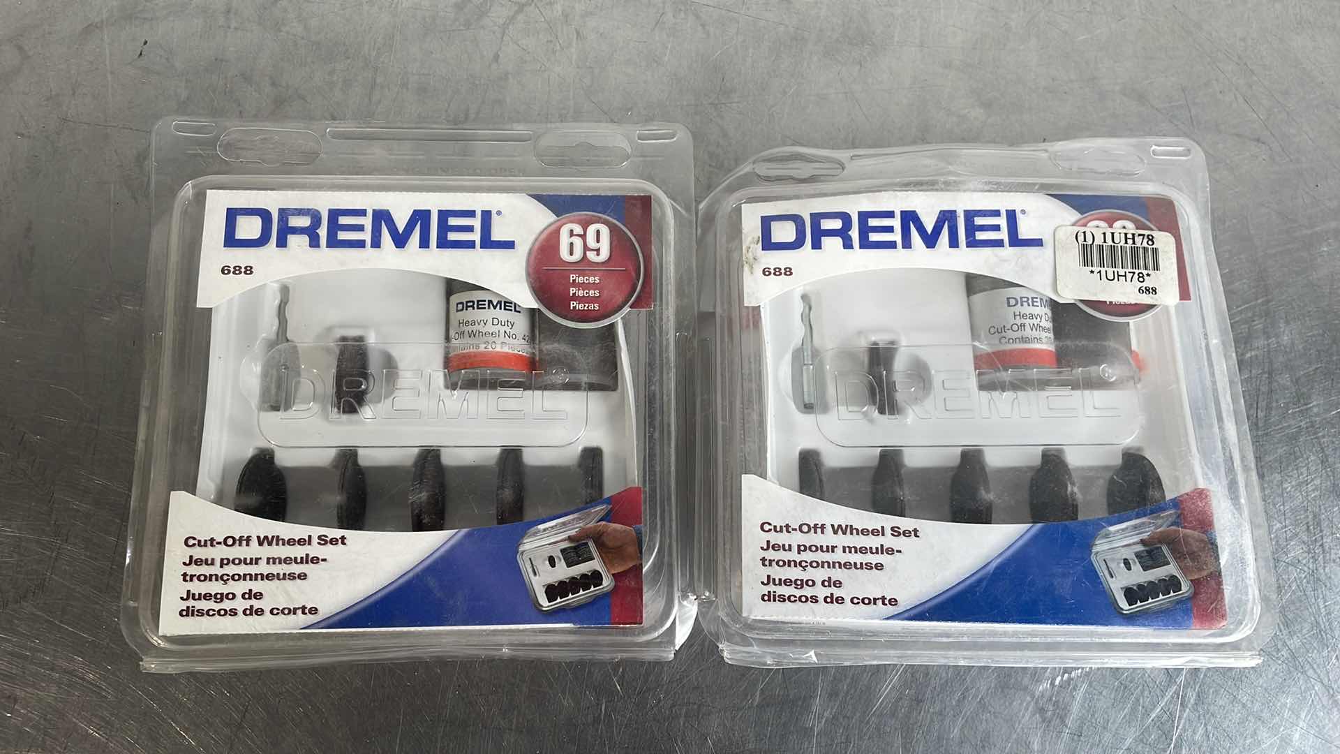 Photo 1 of DREMEL CUT OFF WHEEL SET 688 69 PCS (2)