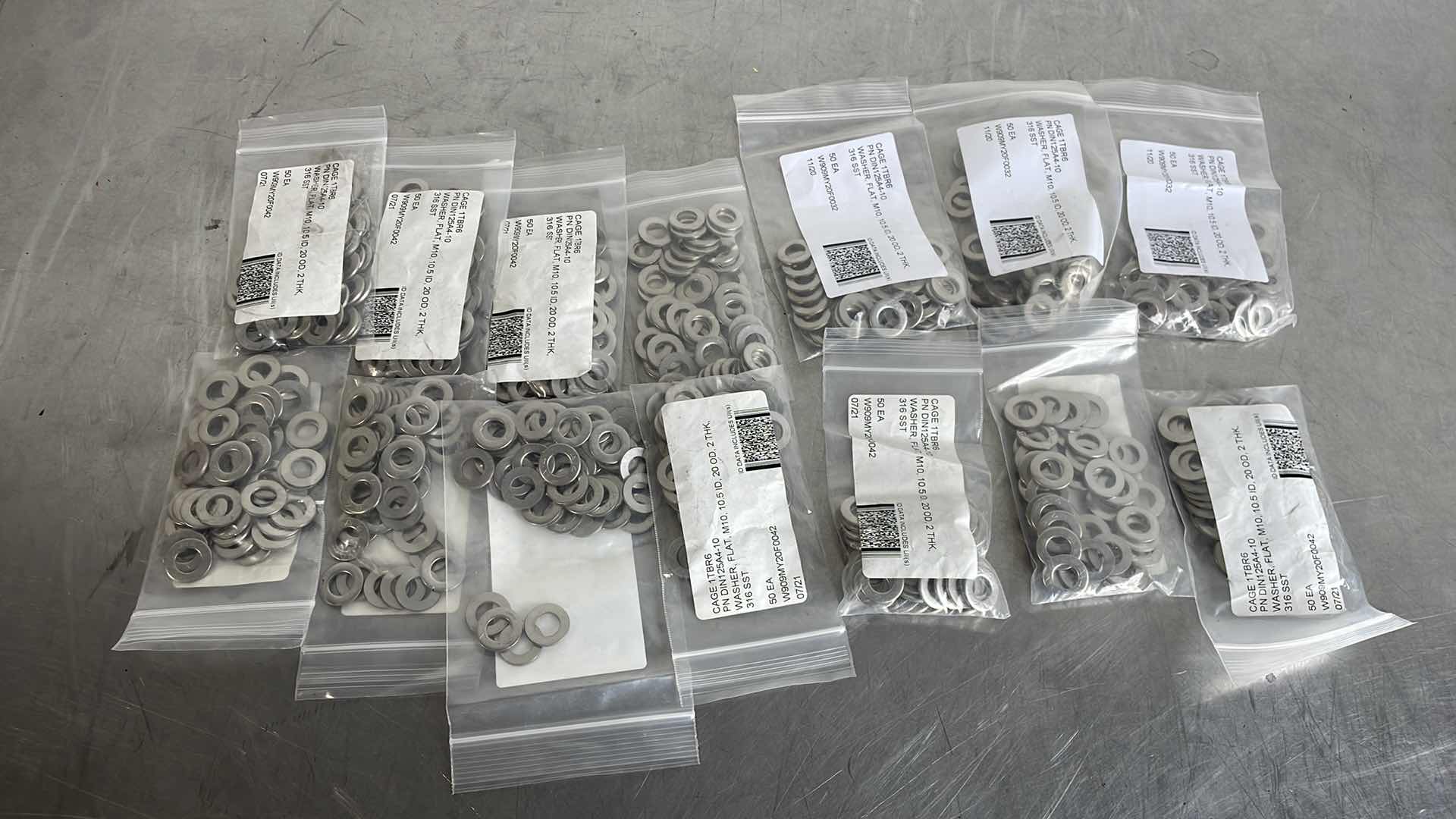 Photo 1 of STAINLESS STEEL FLAT WASHERS 10MM X 20MM (700)