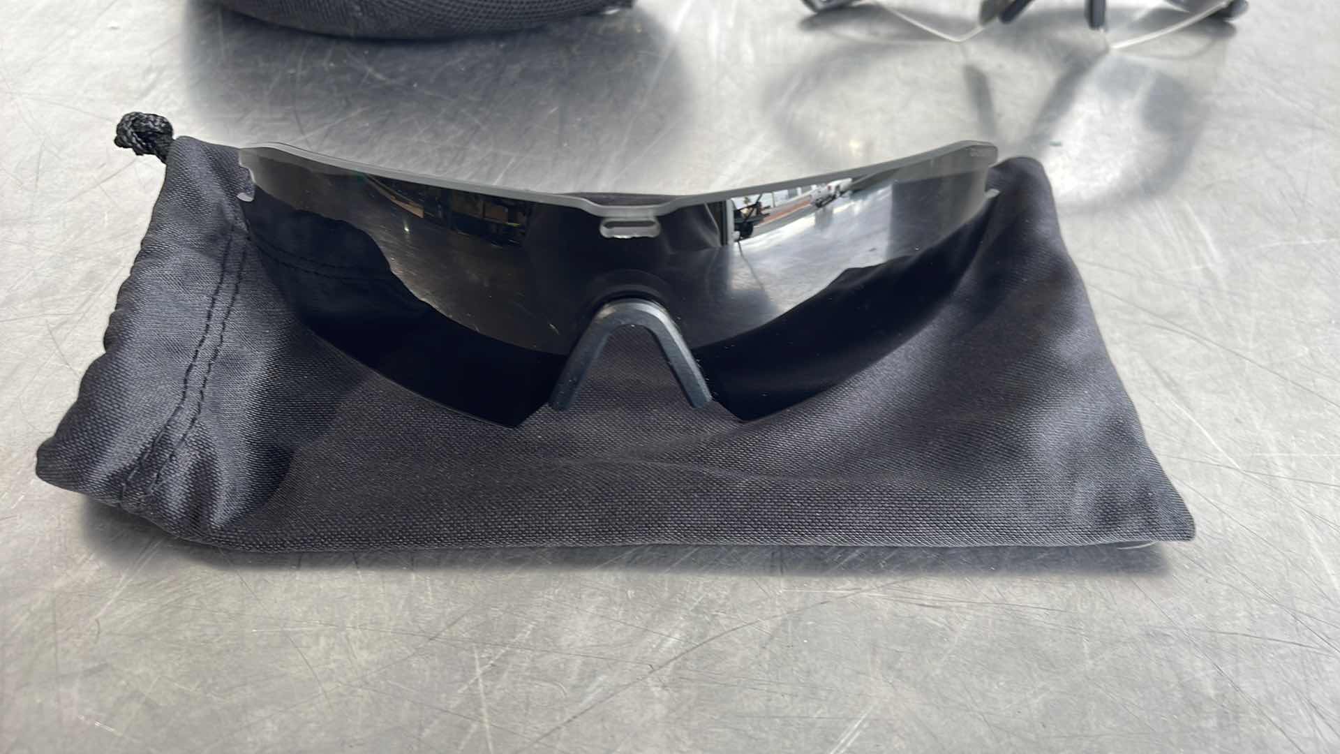 Photo 2 of ESS MILITARY SAFETY/SUNGLASSES