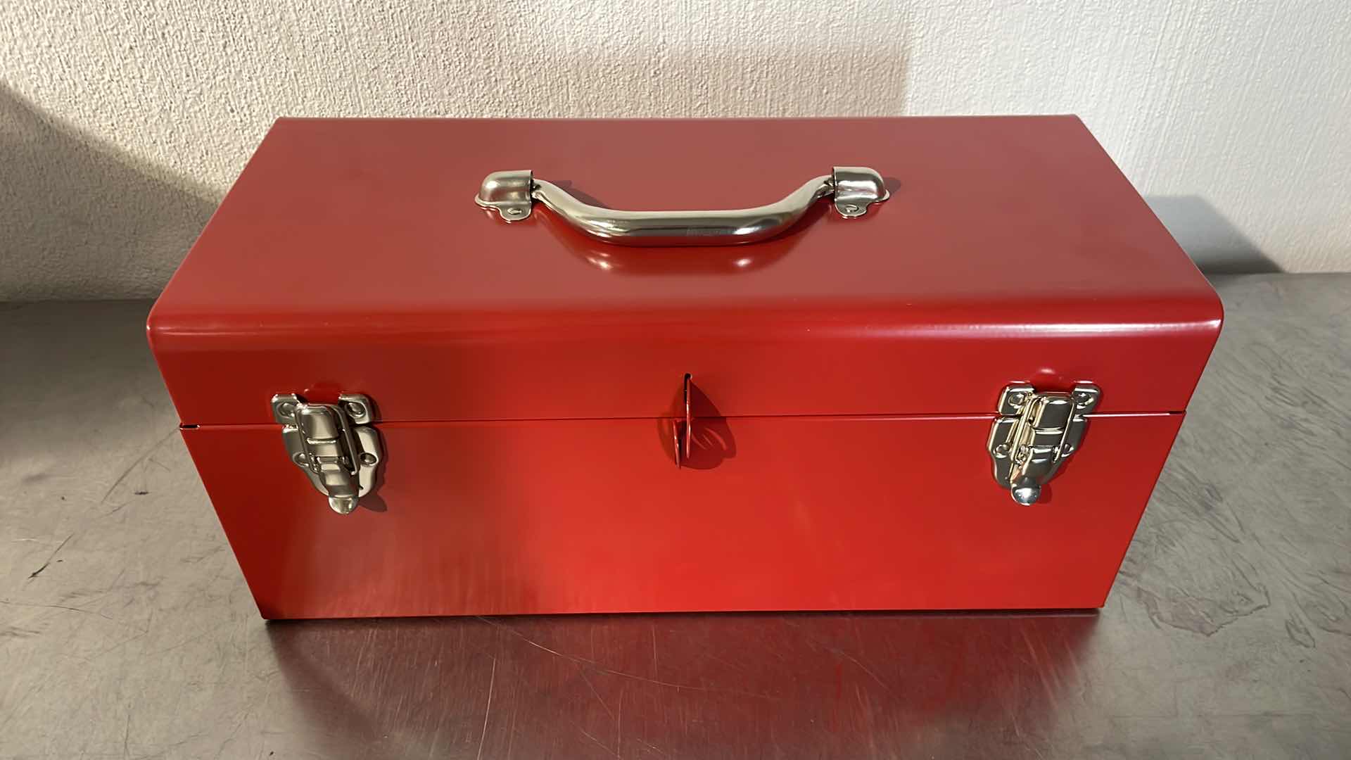 Photo 1 of TOOL BOX LATCHING AND LOCKABLE 14” X 7” H7”