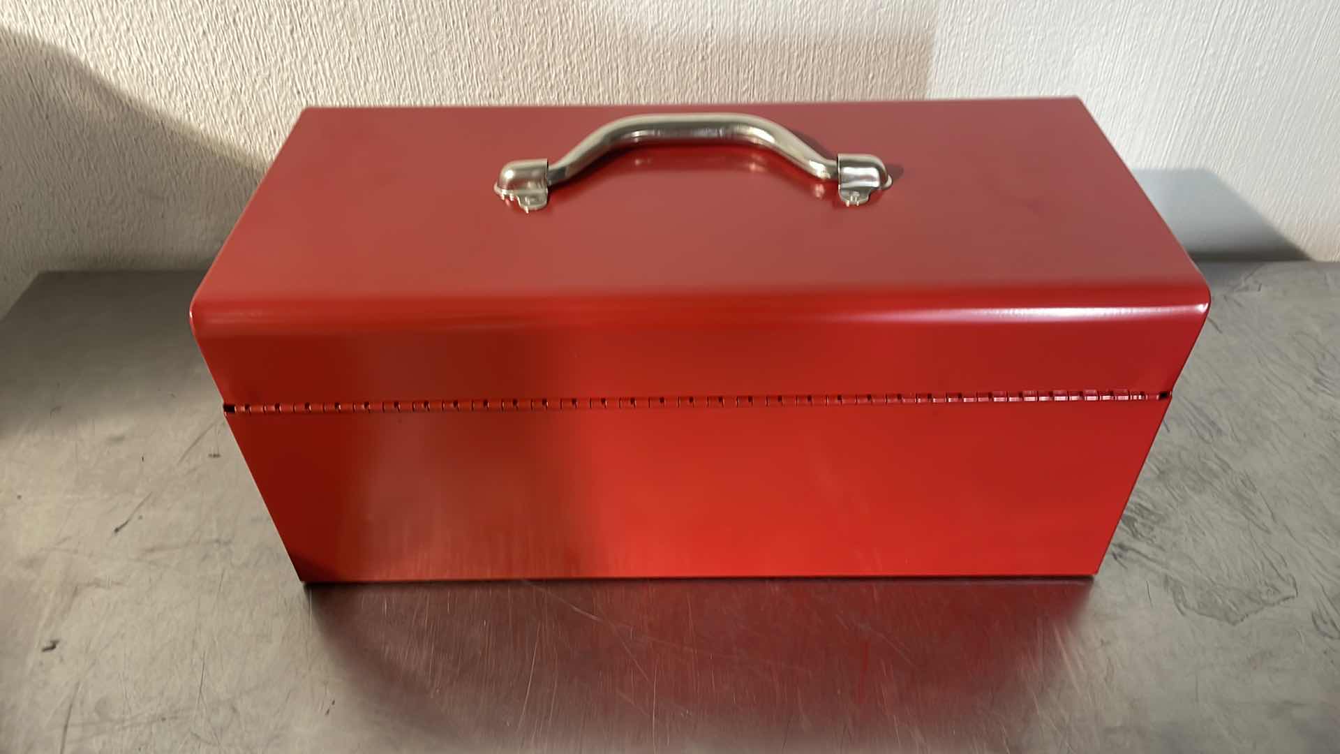 Photo 2 of TOOL BOX LATCHING AND LOCKABLE 14” X 7” H7”