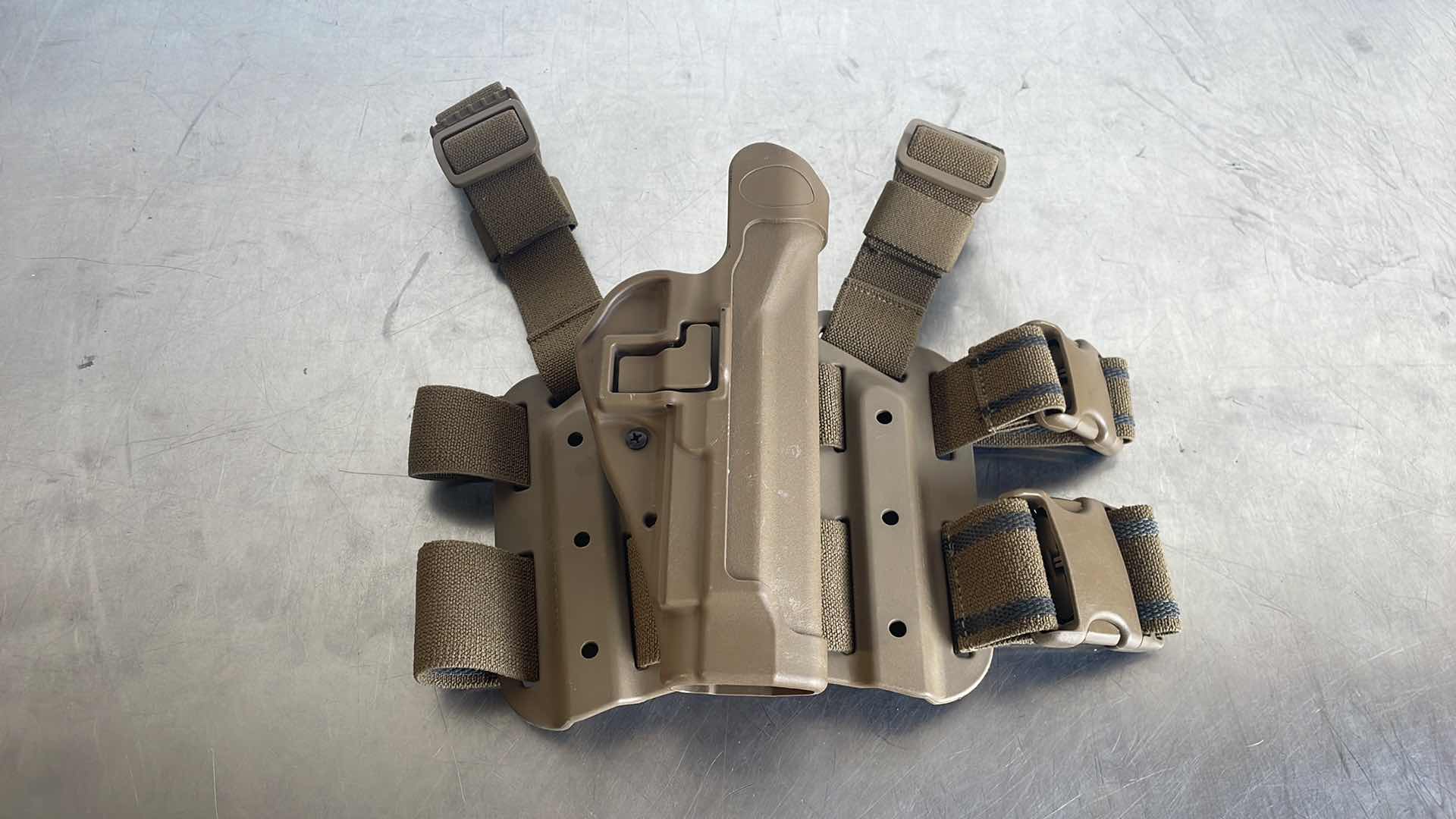 Photo 2 of BLACKHAWK SERPA L3 TACTICAL HOLSTER BERETTA 92/96