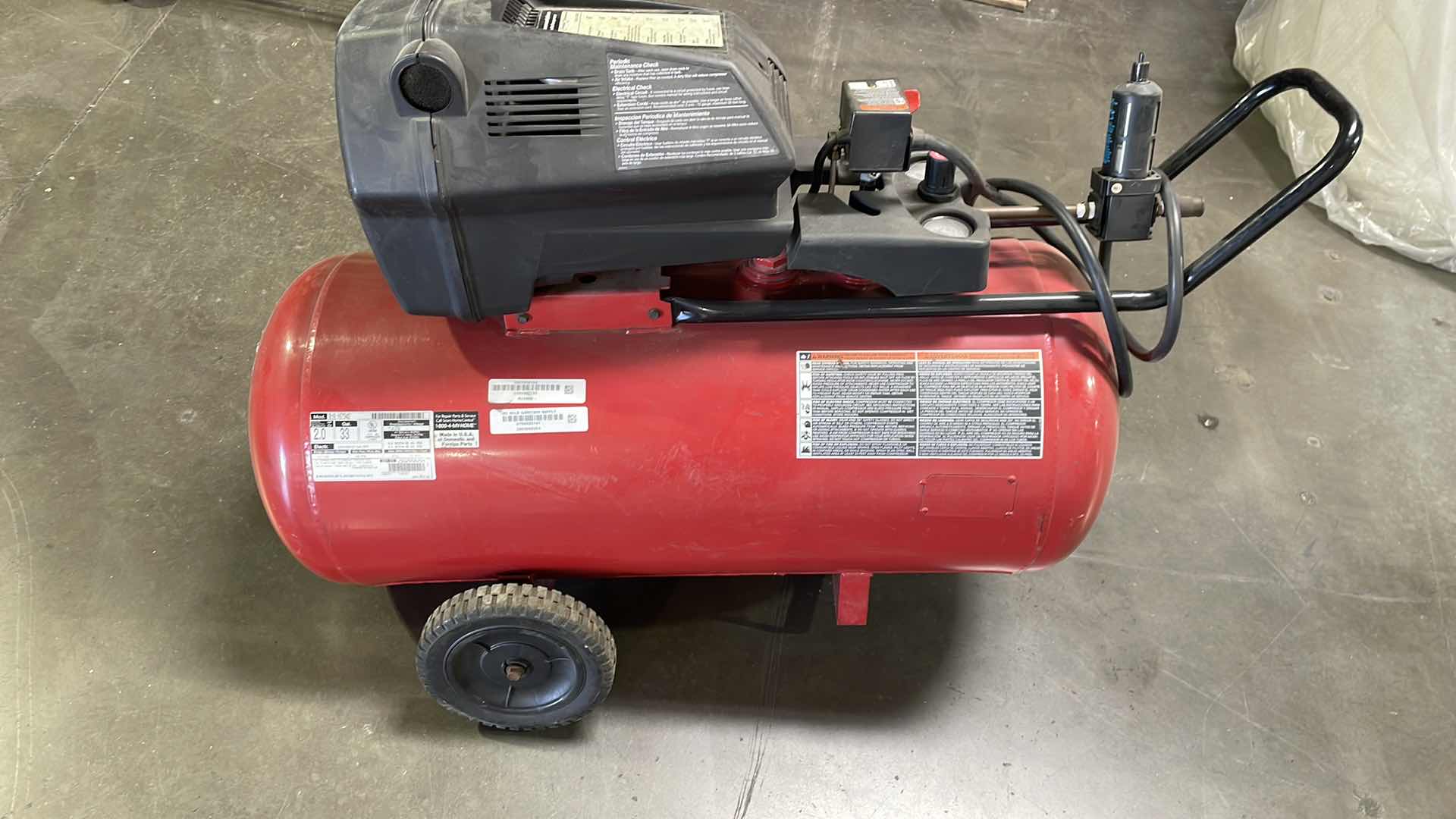 Photo 4 of CRAFTSMAN 33GALLON AIR COMPRESSOR 2HP 150PSI