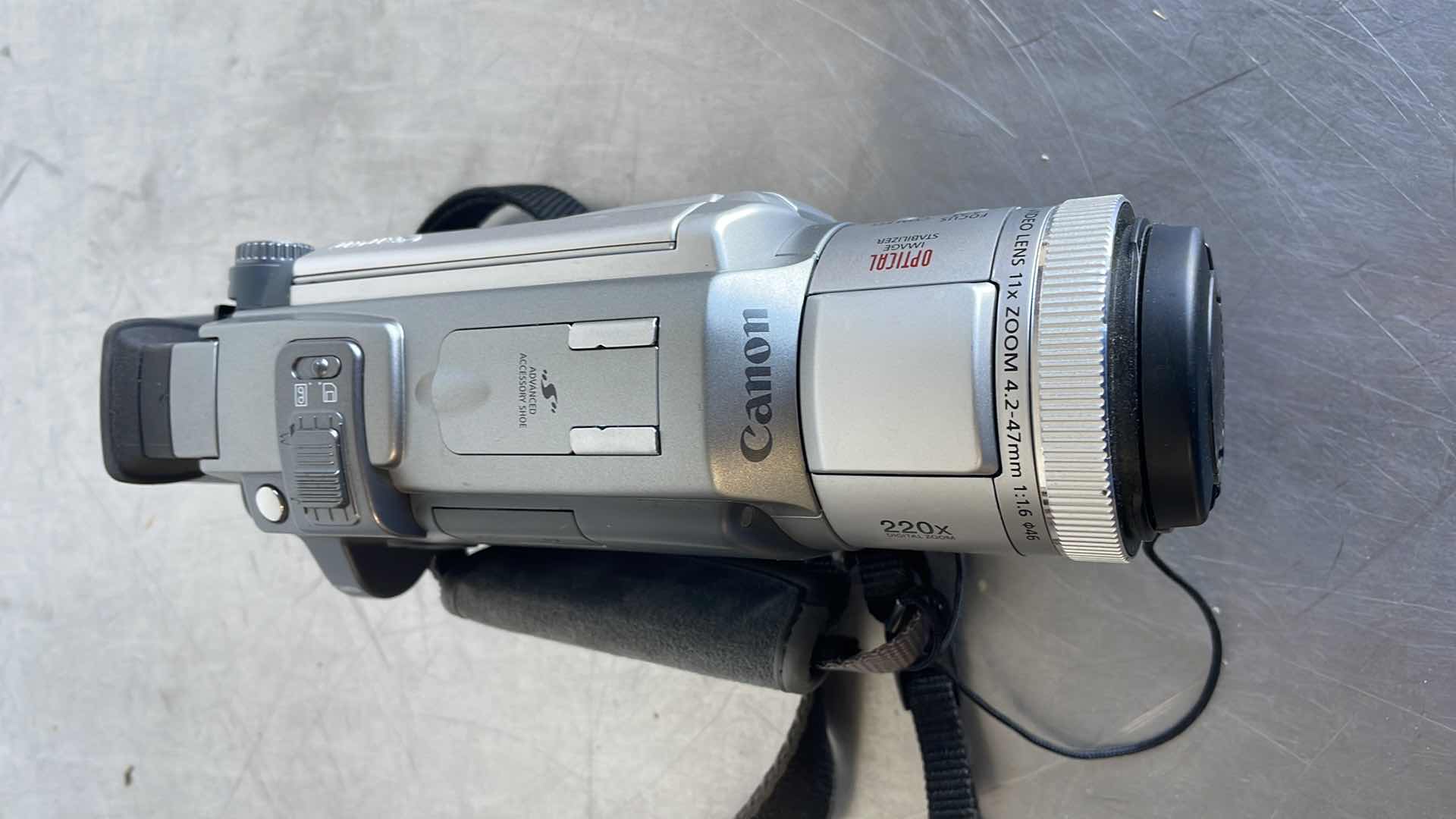 Photo 3 of CANON DIGITAL VIDEO CAMCORDER NTSC OPTURA XI