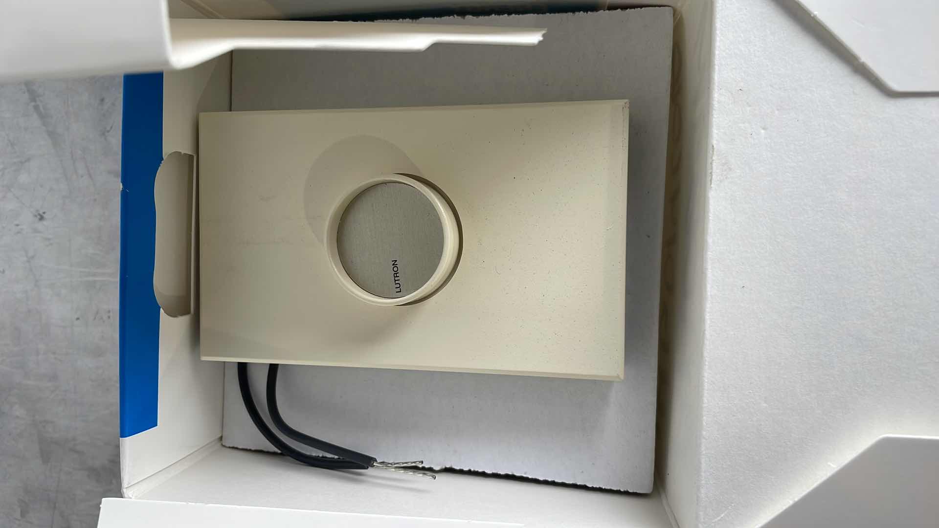 Photo 2 of LUTRON CENTURION C-600-BE INCANDESCENT DIMMER 600 WATTS