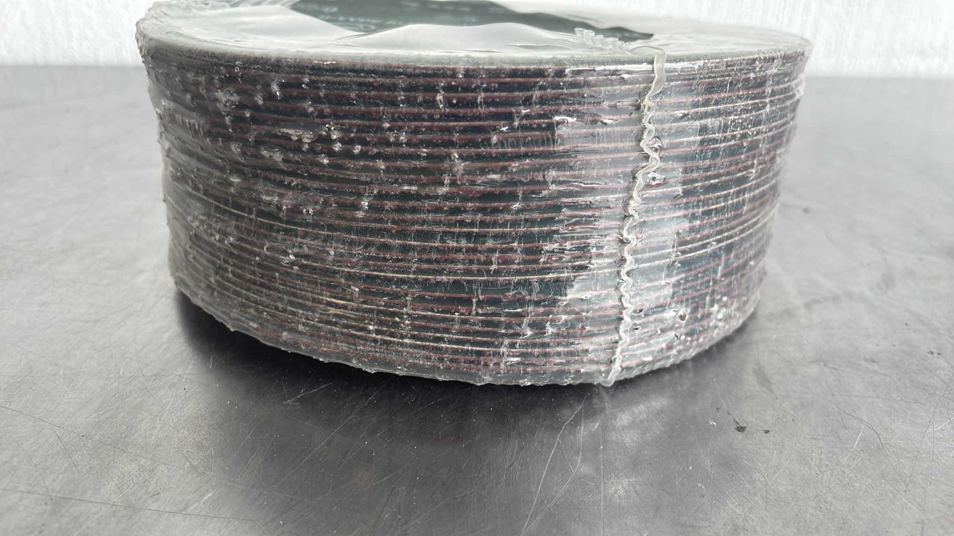 Photo 3 of 7” x7/8” 24 GRIT TYPE C ABRASIVE DISCS (25)