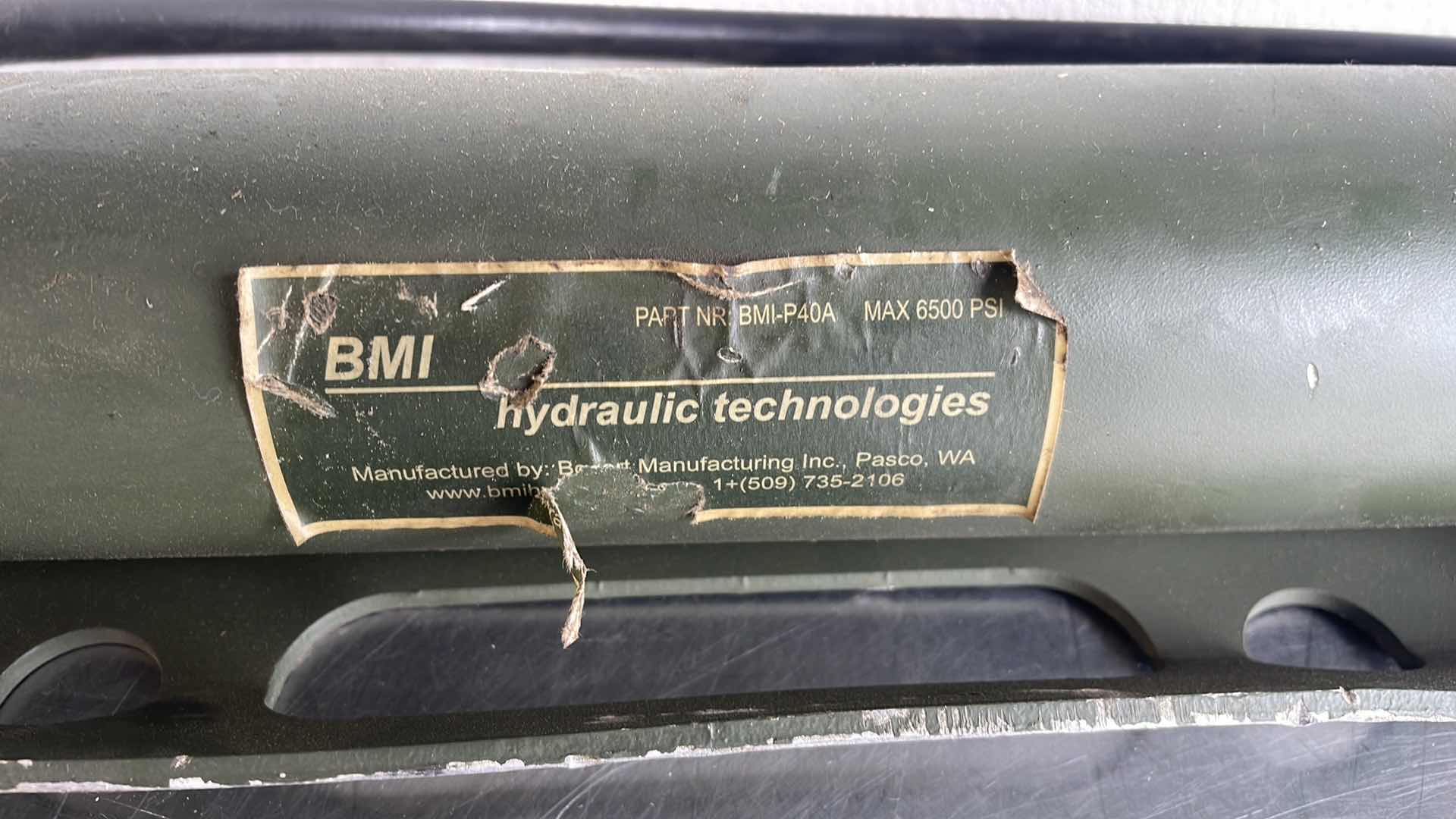 Photo 2 of BOGERT HMMWV BMI-P40A HAND POWERED HYDRAULIC PUMP