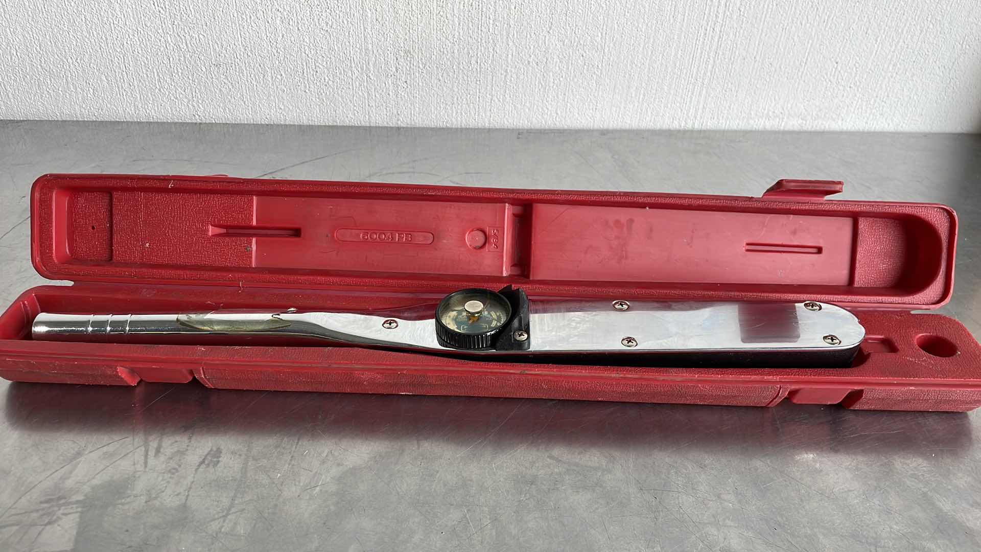 Photo 3 of 1/2" PROTO TORQ-O-METER TORQUE WRENCH IN CASE