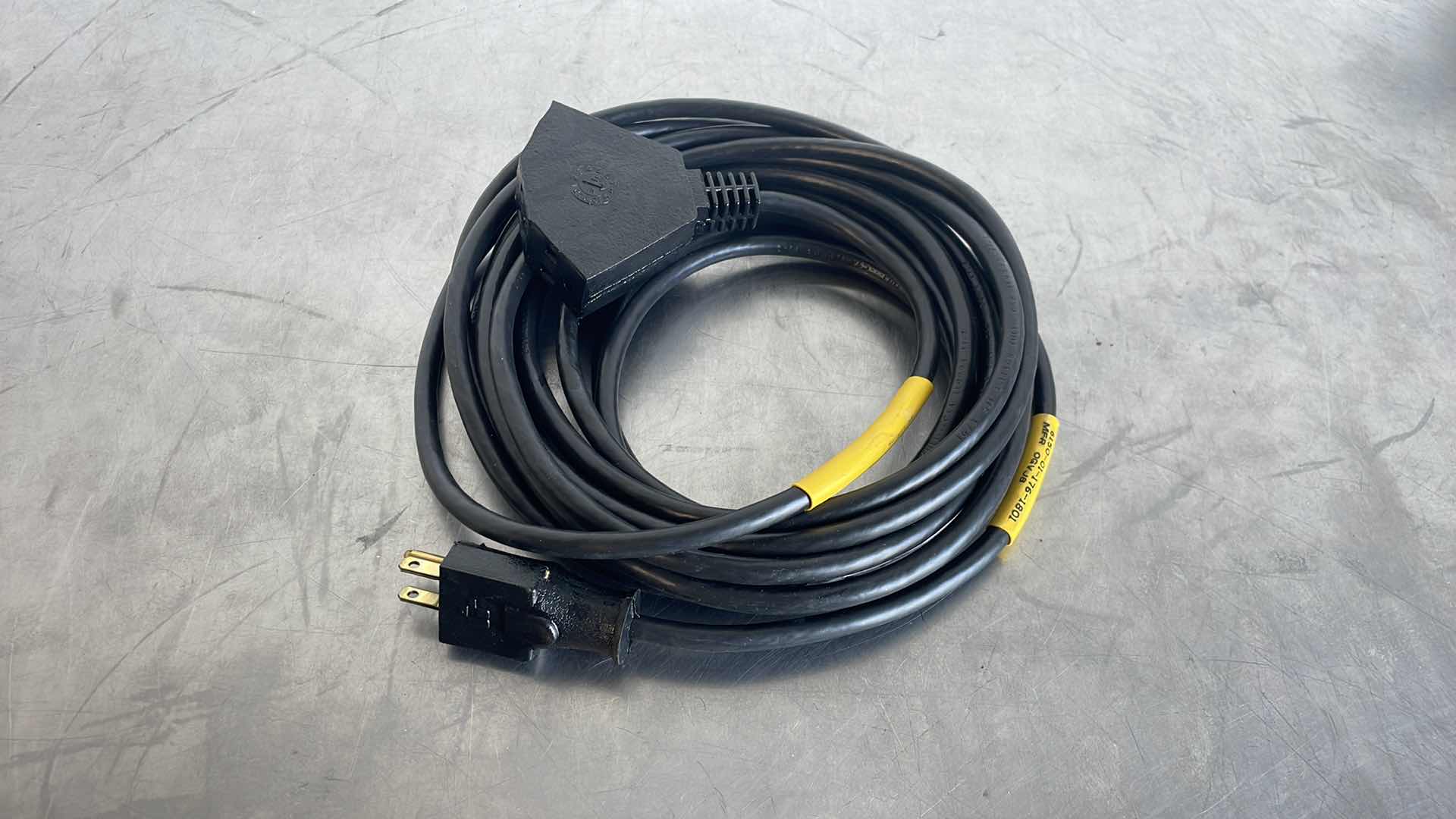 Photo 1 of 25’ TRIPLE TAP EXTENSION CORD