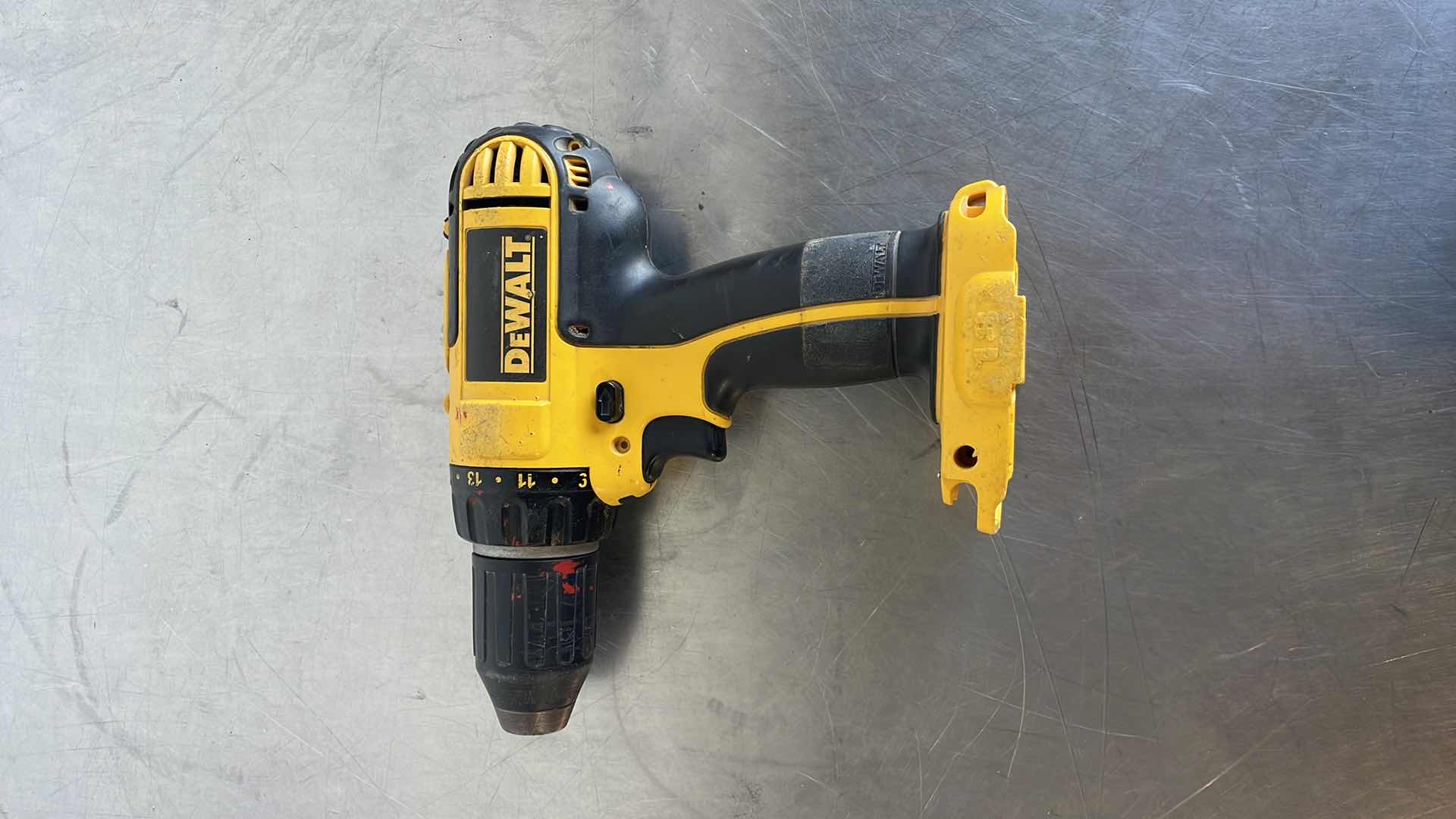 Photo 1 of DEWALT CORDLESS DRILL DRIVER DCD 760 18v