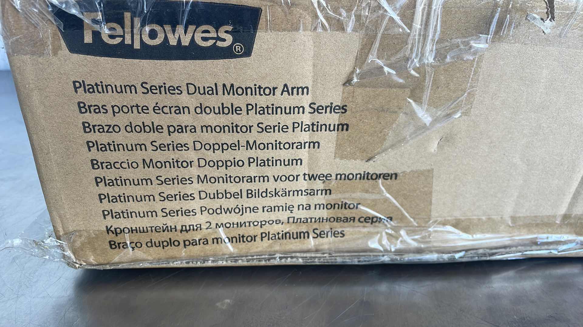 Photo 3 of FELLOWES PLATINUM SERIES DUAL MONITOR ARM 8042501