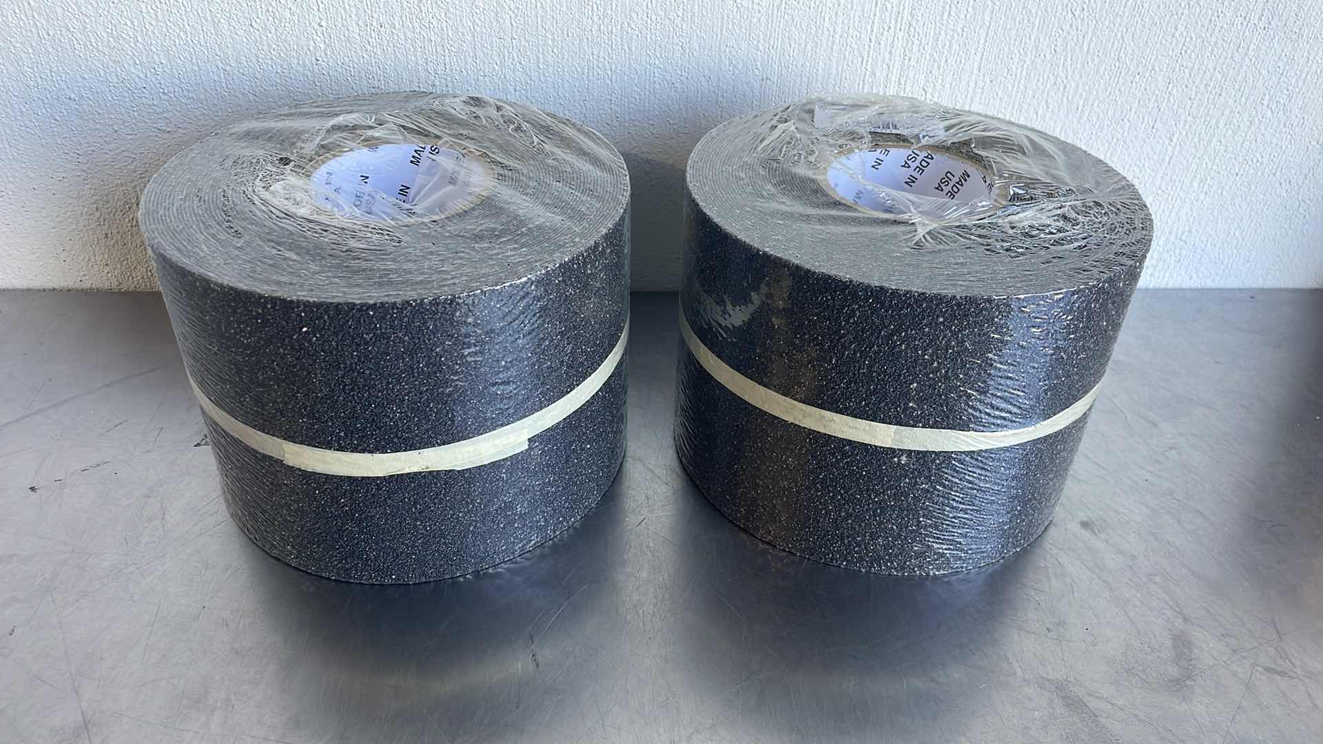 Photo 1 of 6” x 60 ANTI SKID TAPE COURSE ROLL (2)