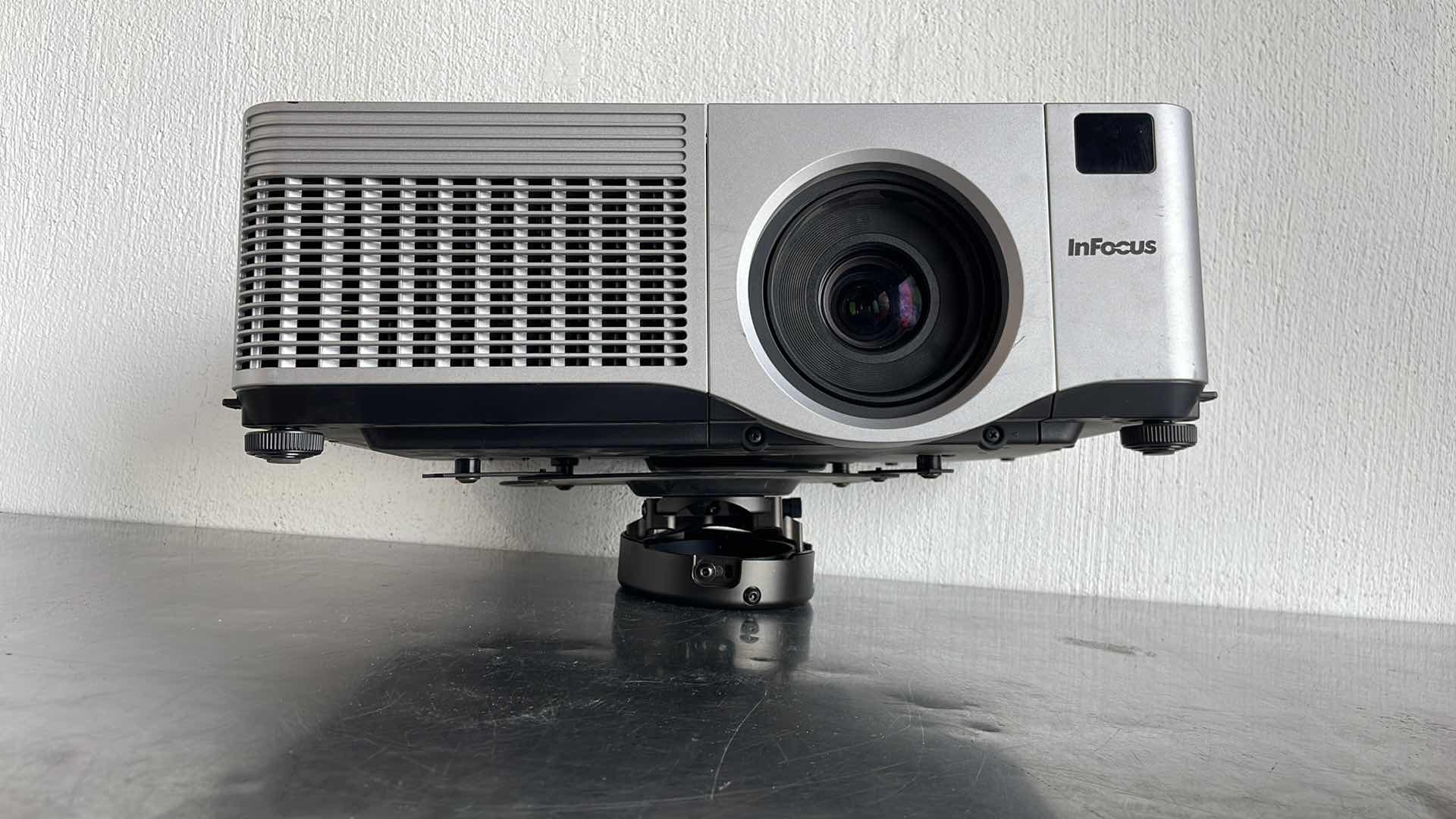 Photo 2 of INFOCUS LCD PROJECTOR MODELW400