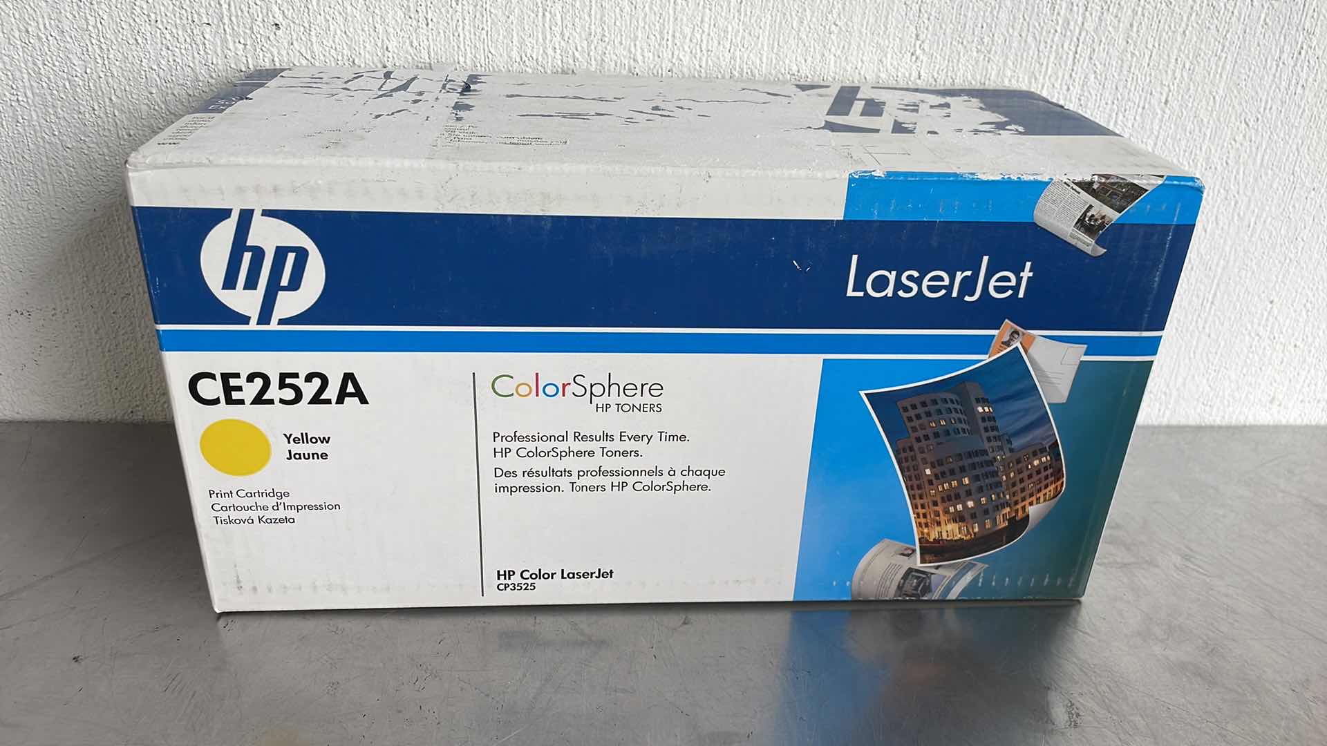 Photo 1 of HP 504A LJCP3525 YELLOW TONER